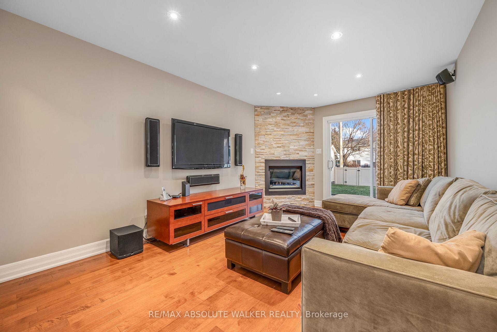 Photo 12 of 9 Bainbridge Avenue, Ottawa, Craig Henry/Woodvale — HOMEH