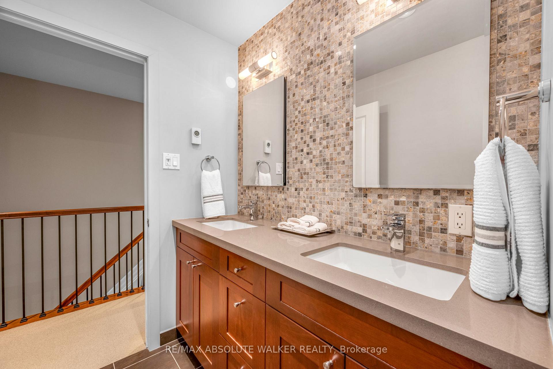 Photo 23 of 9 Bainbridge Avenue, Ottawa, Craig Henry/Woodvale — HOMEH