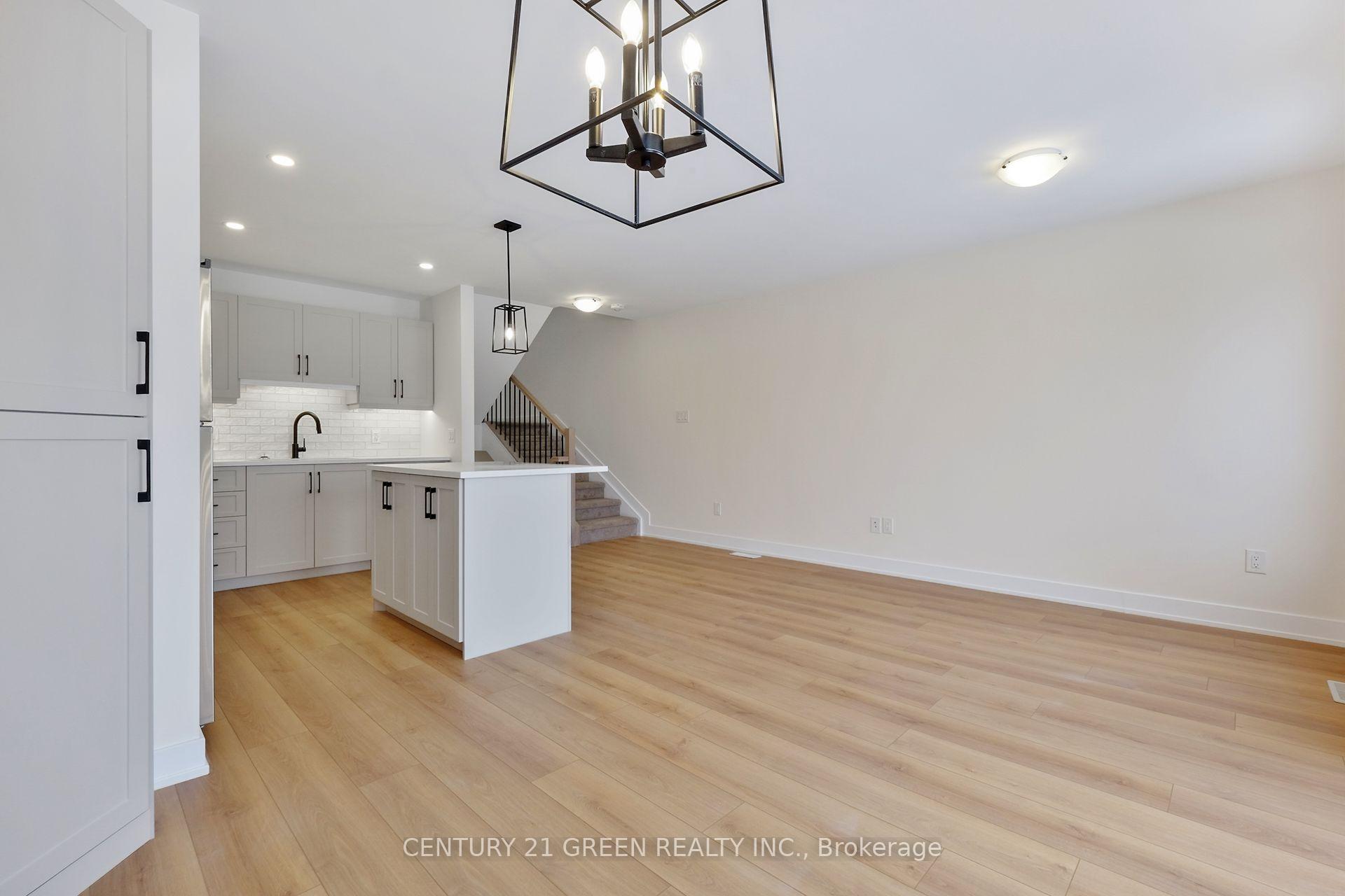 Photo 11 of 27 Margaret Graham Terrace, Smiths Falls — HOMEH