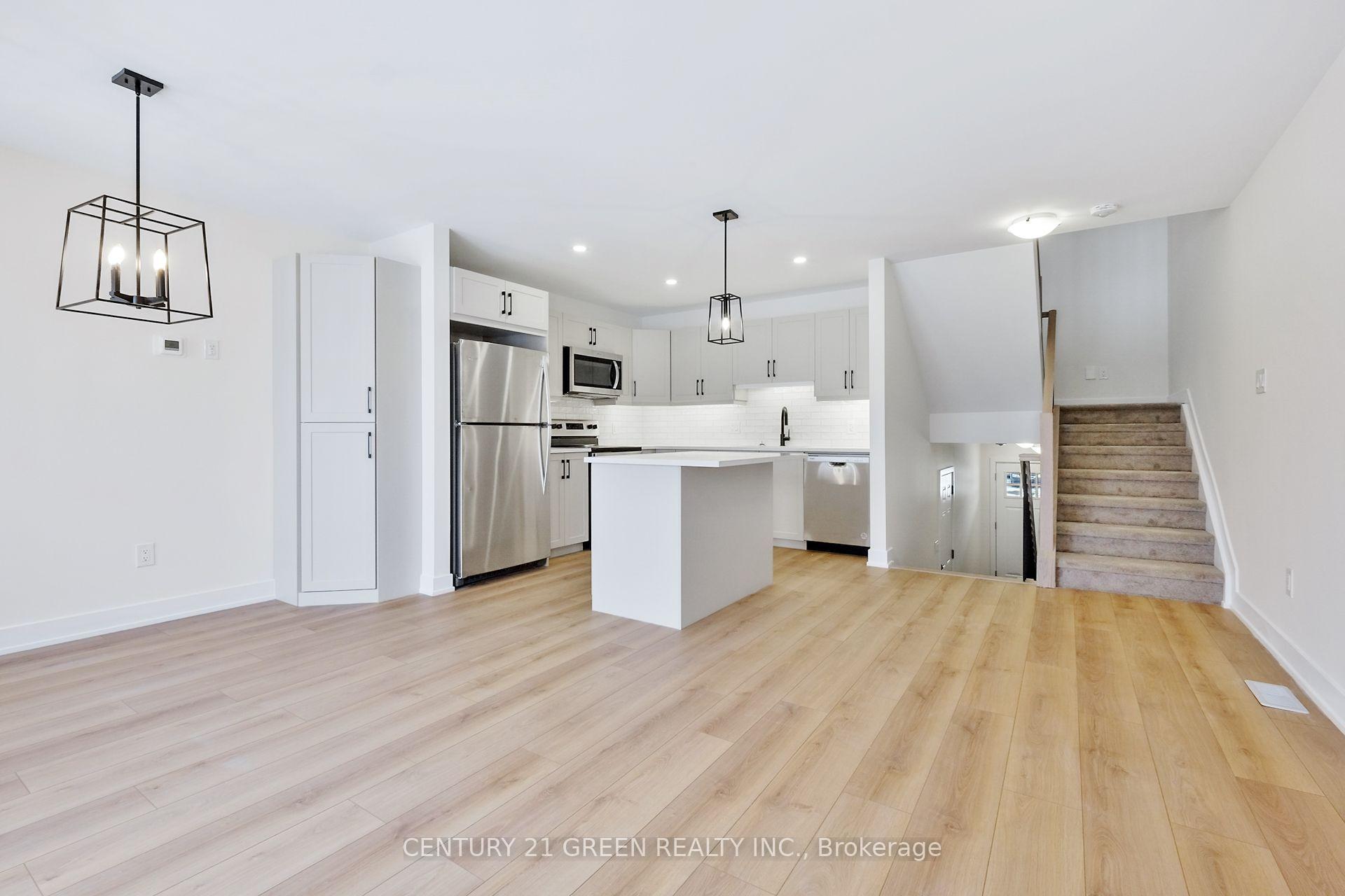 Photo 13 of 27 Margaret Graham Terrace, Smiths Falls — HOMEH