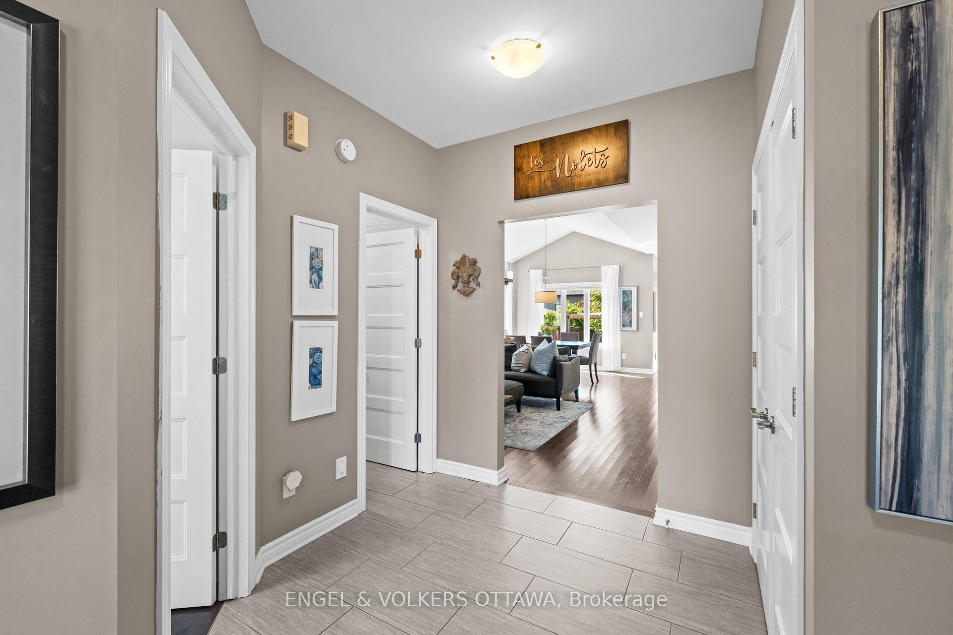 Photo 3 of 313 Colmar Street, Russell, Embrun — HOMEH