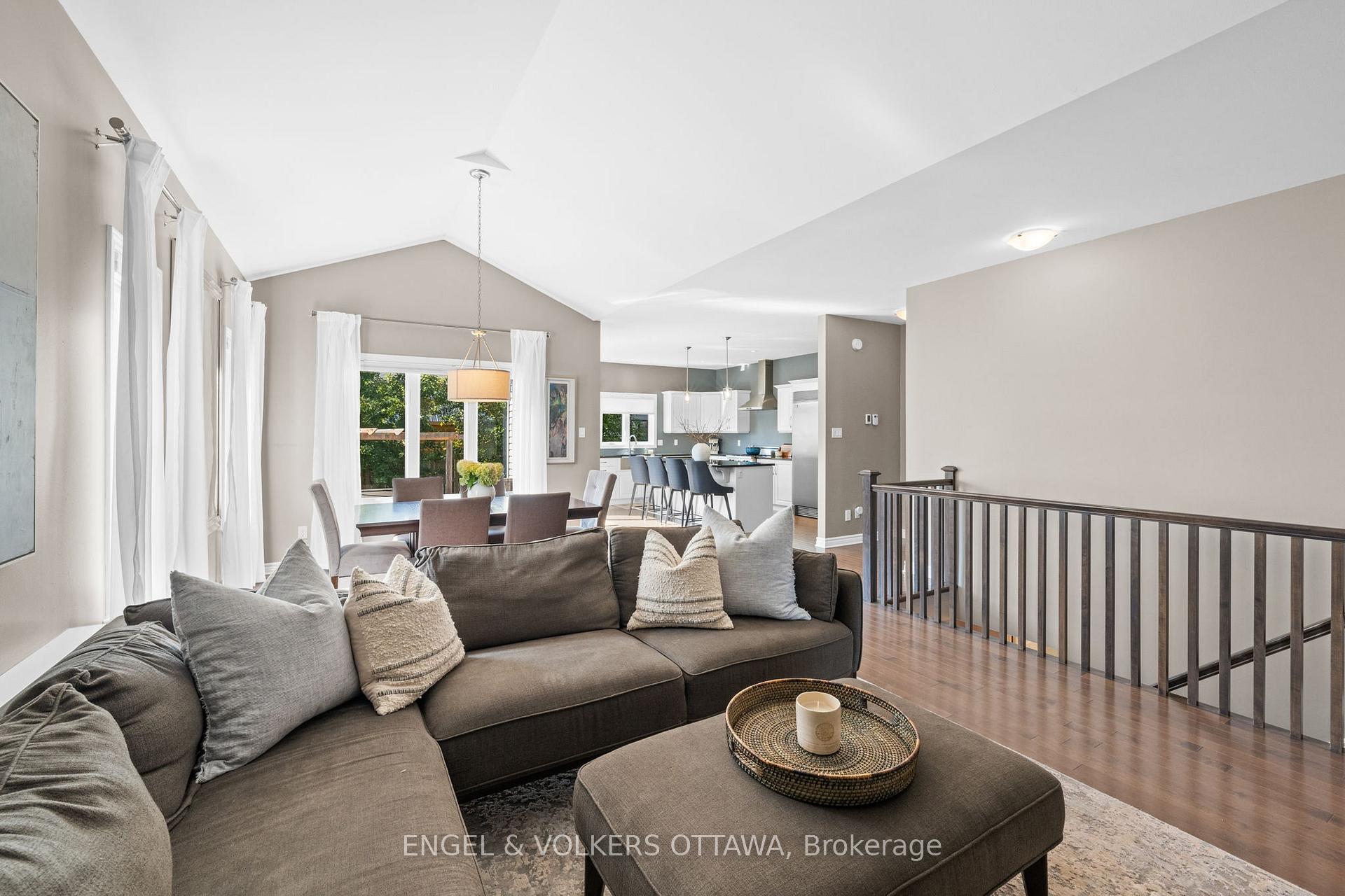 Photo 6 of 313 Colmar Street, Russell, Embrun — HOMEH