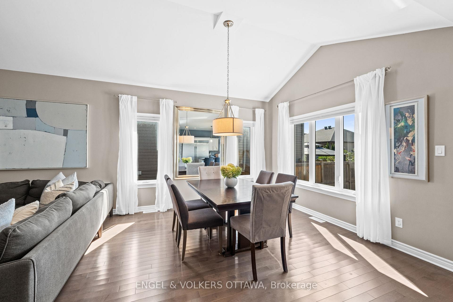 Photo 7 of 313 Colmar Street, Russell, Embrun — HOMEH