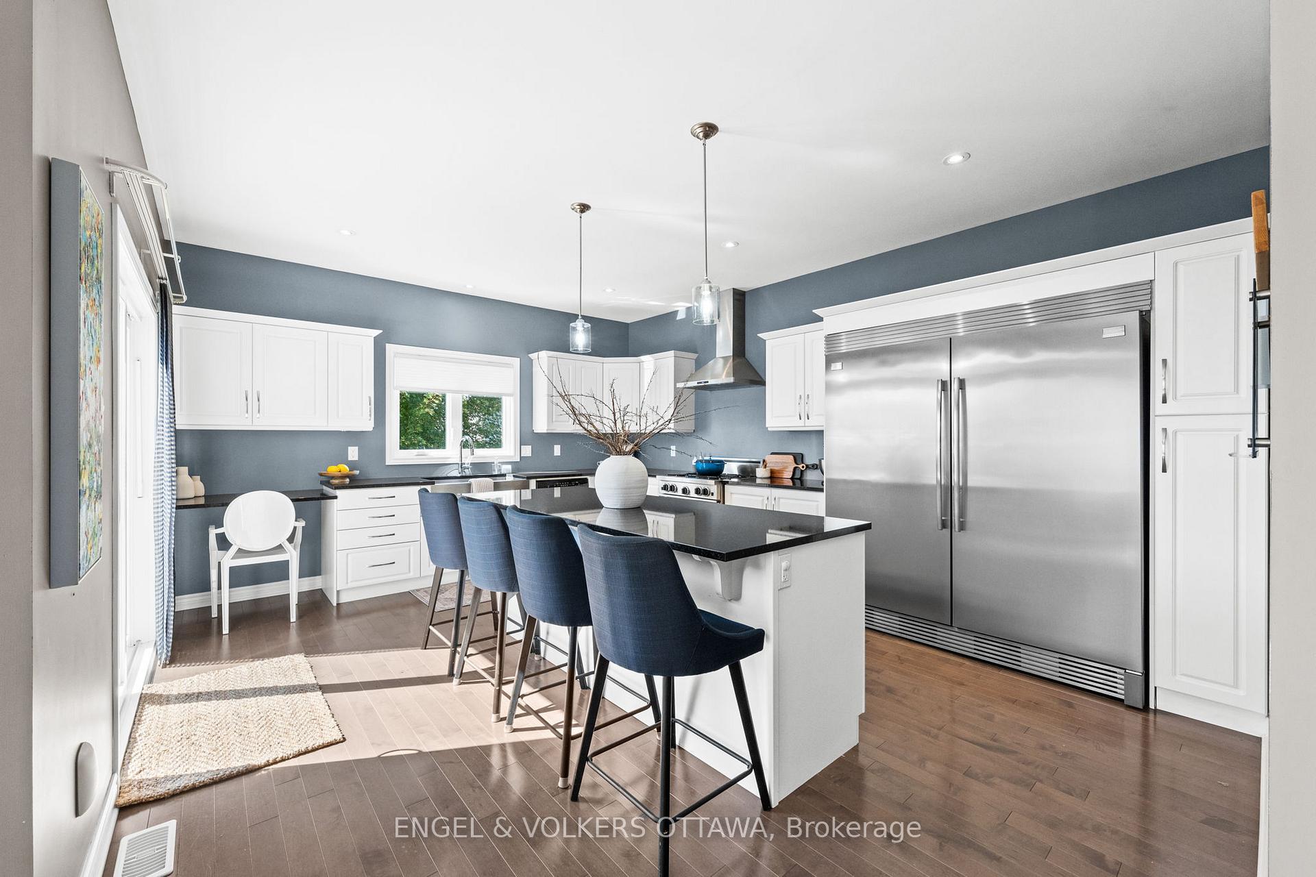 Photo 8 of 313 Colmar Street, Russell, Embrun — HOMEH