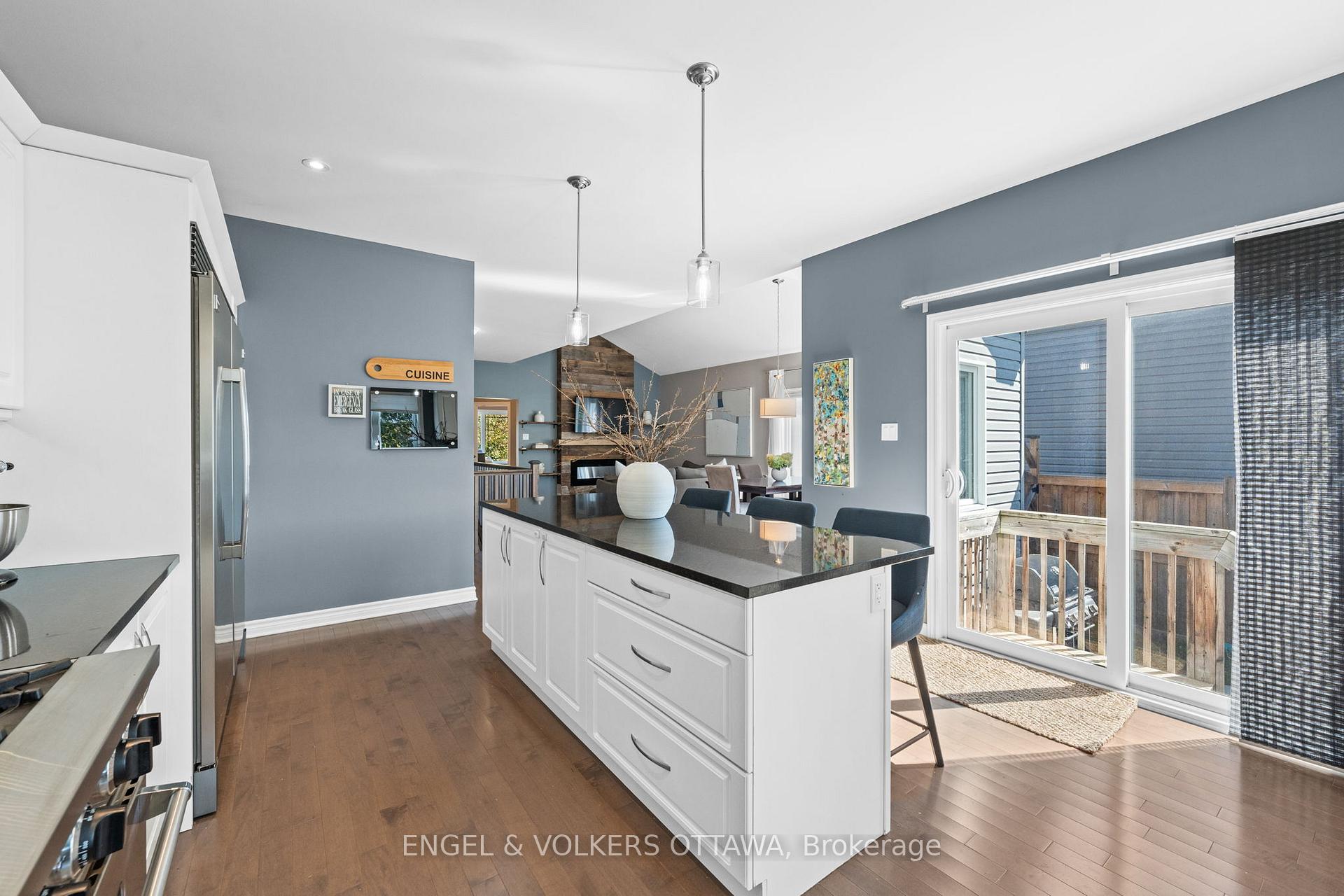 Photo 12 of 313 Colmar Street, Russell, Embrun — HOMEH