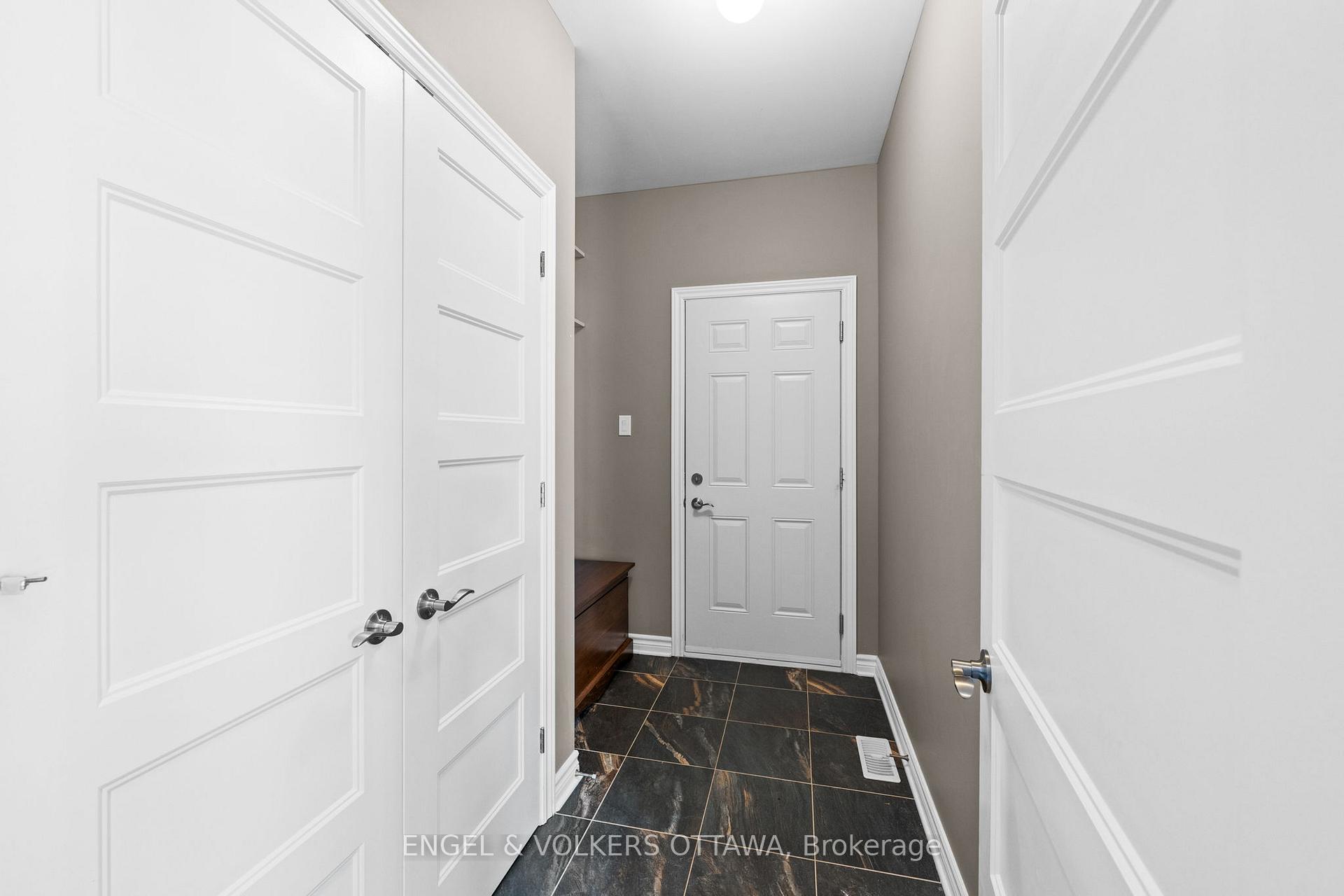 Photo 14 of 313 Colmar Street, Russell, Embrun — HOMEH