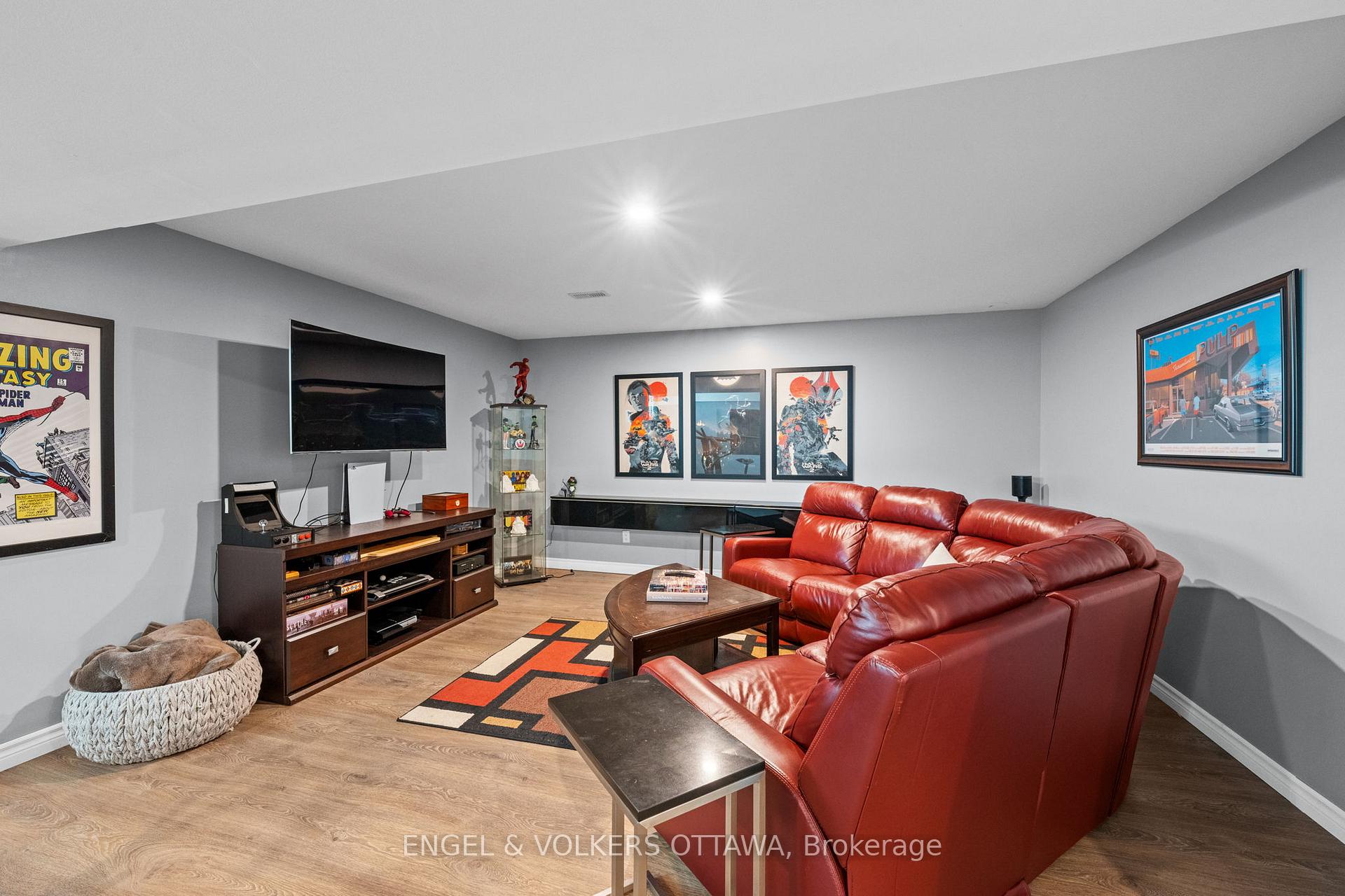 Photo 24 of 313 Colmar Street, Russell, Embrun — HOMEH