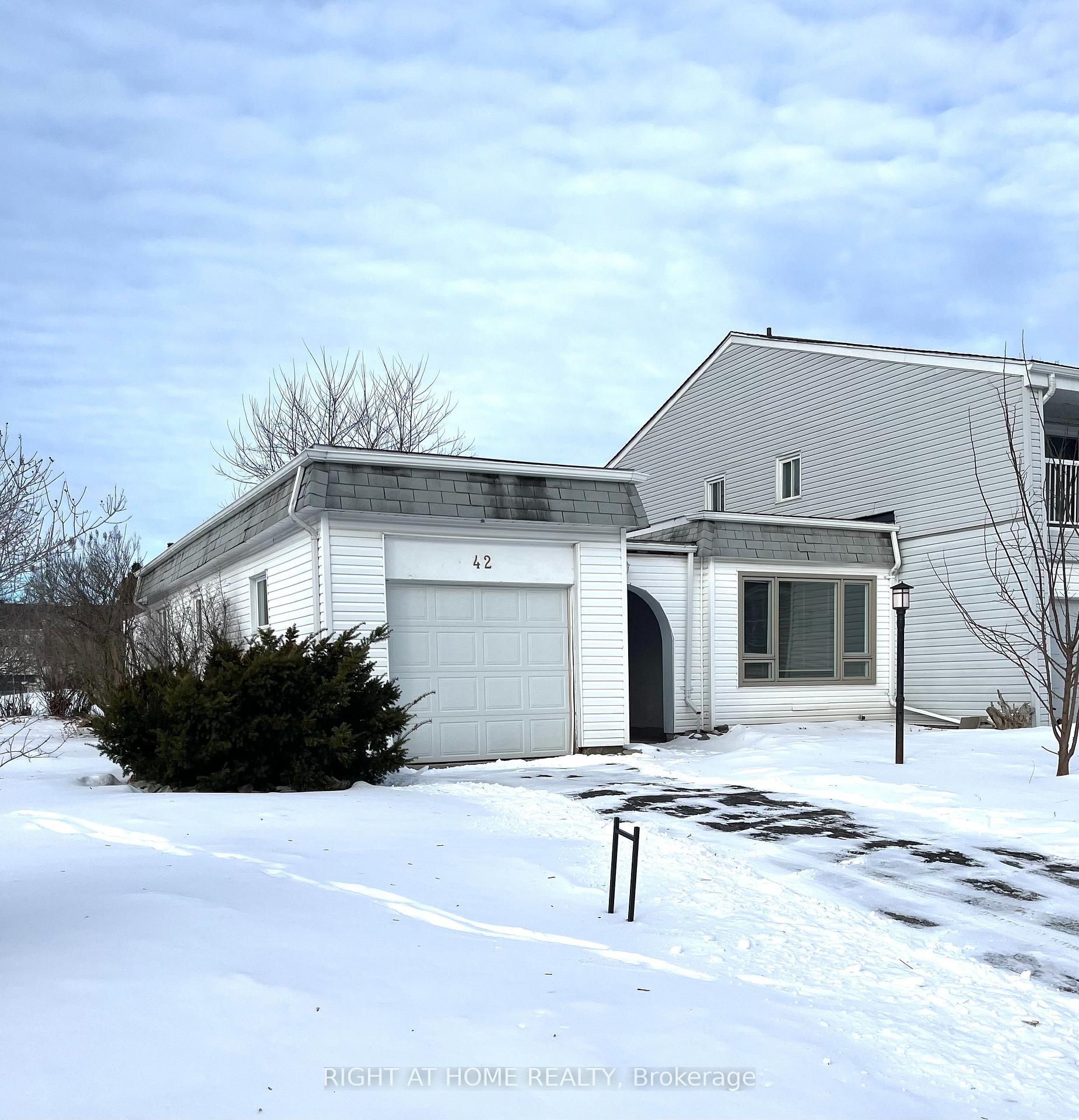 Photo 2 of 42 Grady Crescent, Ottawa, Sheahan Estates/Trend Village — HOMEH