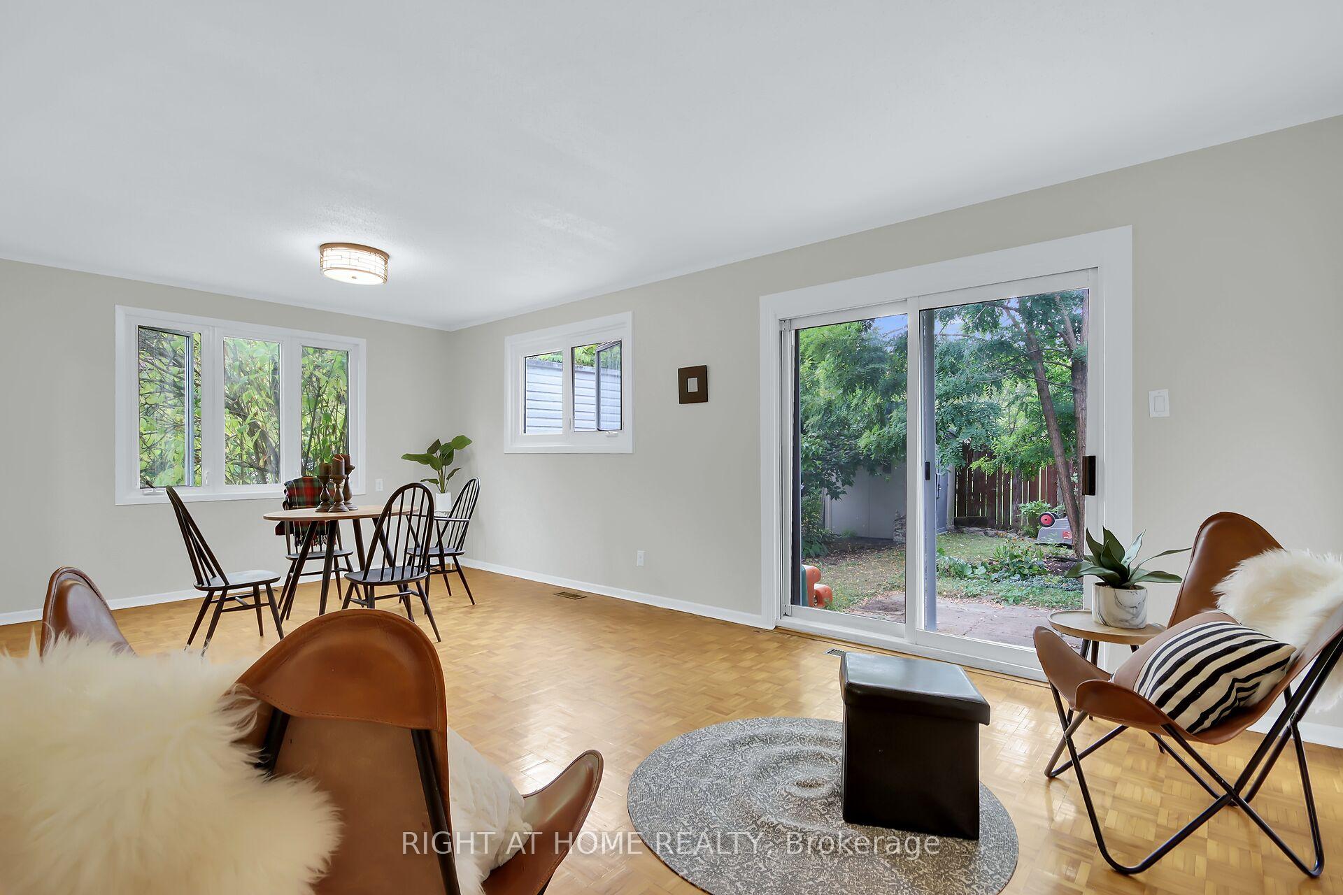 Photo 13 of 42 Grady Crescent, Ottawa, Sheahan Estates/Trend Village — HOMEH