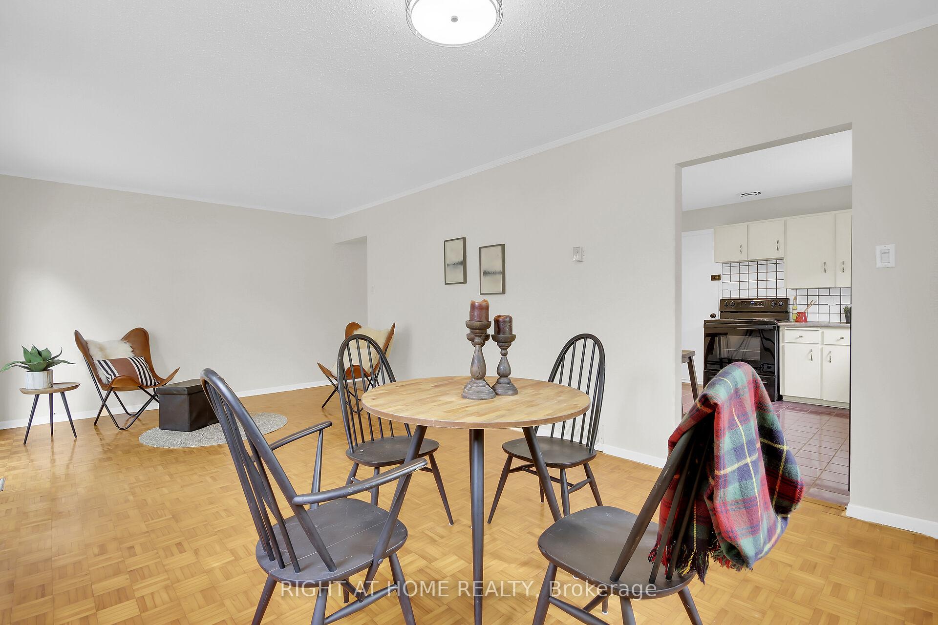 Photo 14 of 42 Grady Crescent, Ottawa, Sheahan Estates/Trend Village — HOMEH
