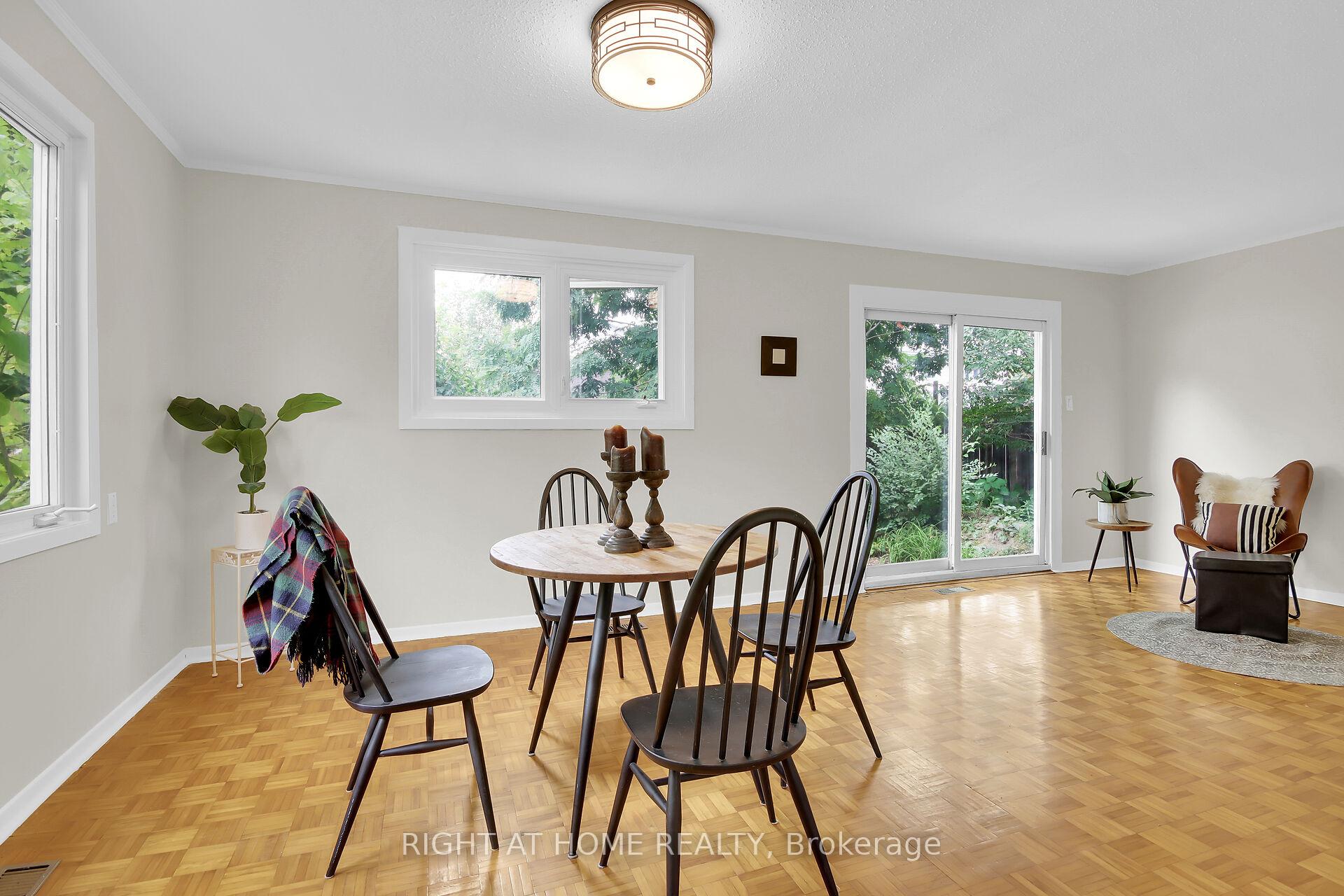 Photo 15 of 42 Grady Crescent, Ottawa, Sheahan Estates/Trend Village — HOMEH