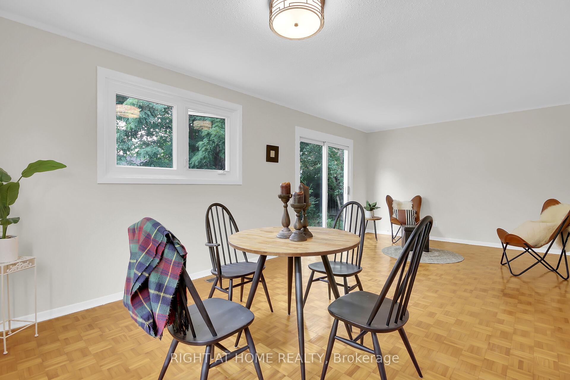 Photo 16 of 42 Grady Crescent, Ottawa, Sheahan Estates/Trend Village — HOMEH