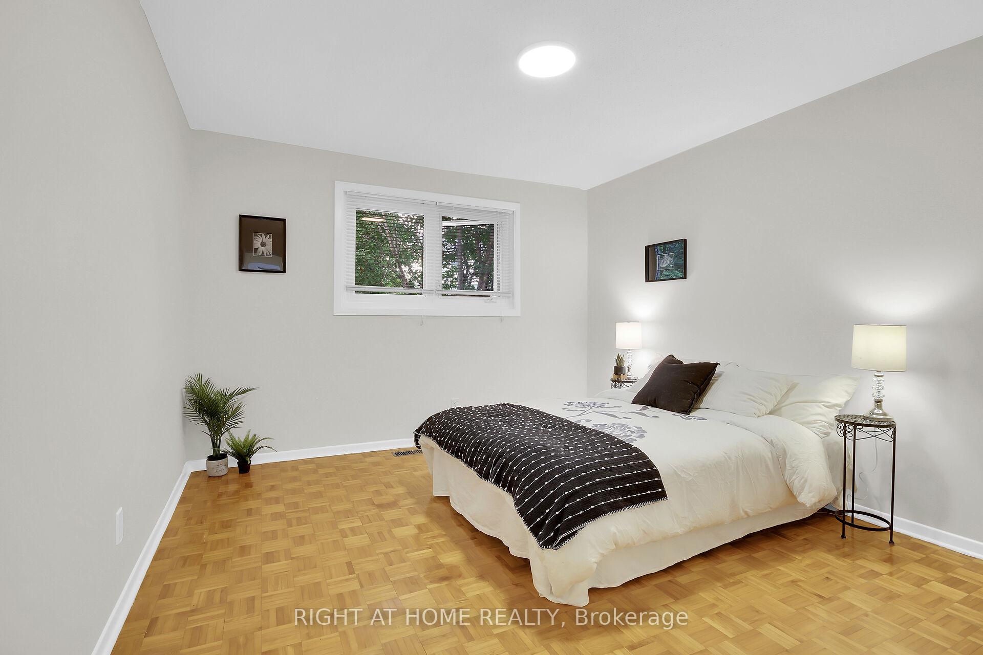 Photo 19 of 42 Grady Crescent, Ottawa, Sheahan Estates/Trend Village — HOMEH