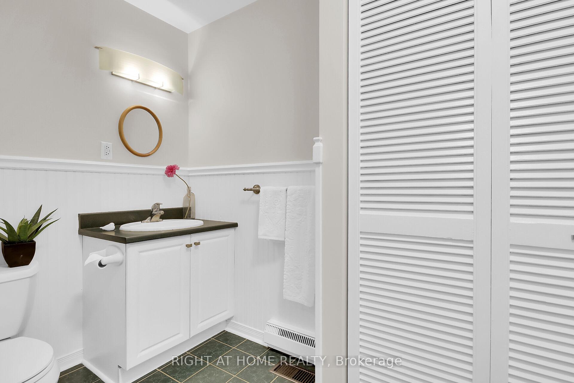 Photo 20 of 42 Grady Crescent, Ottawa, Sheahan Estates/Trend Village — HOMEH