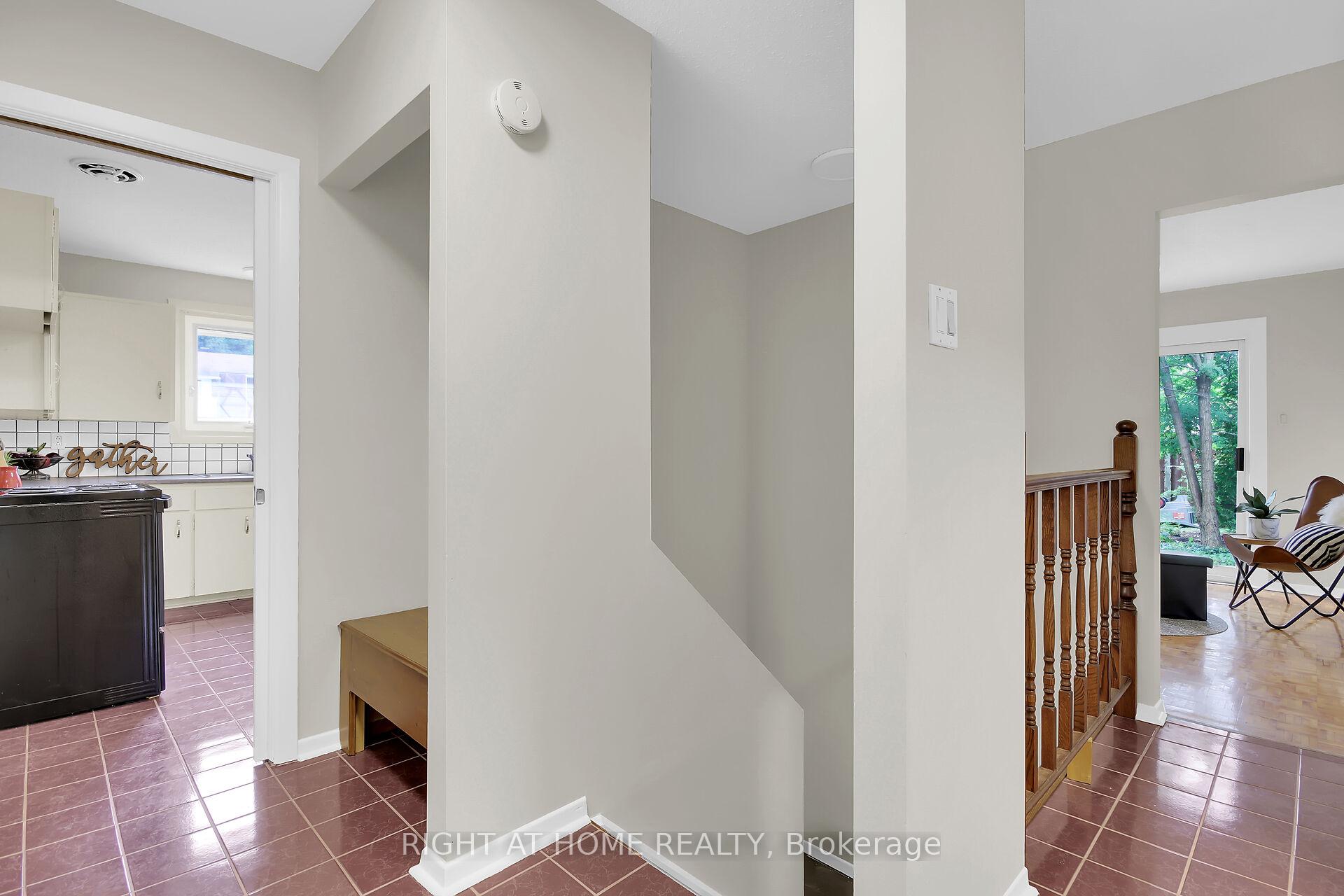 Photo 24 of 42 Grady Crescent, Ottawa, Sheahan Estates/Trend Village — HOMEH