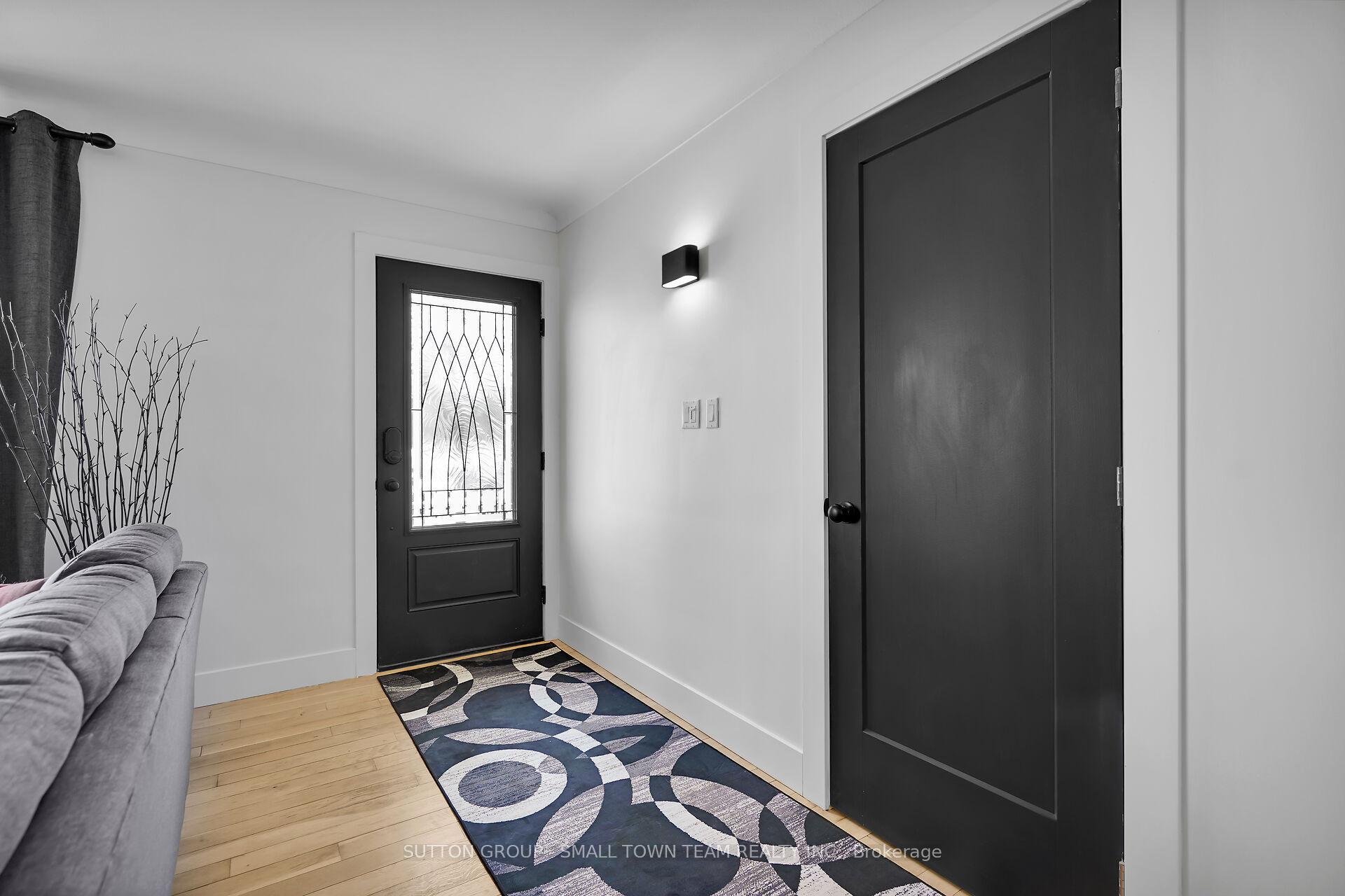 Photo 2 of 213 Pryde Boulevard, South Huron, Exeter — HOMEH