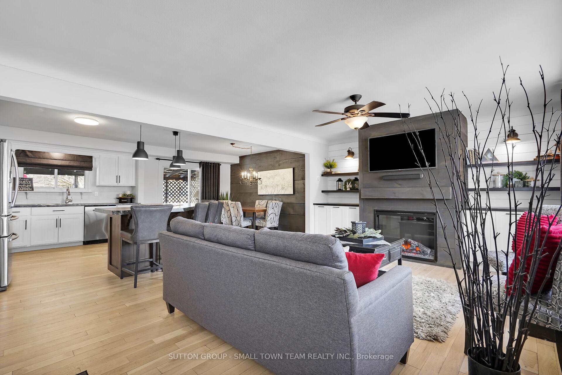 Photo 3 of 213 Pryde Boulevard, South Huron, Exeter — HOMEH