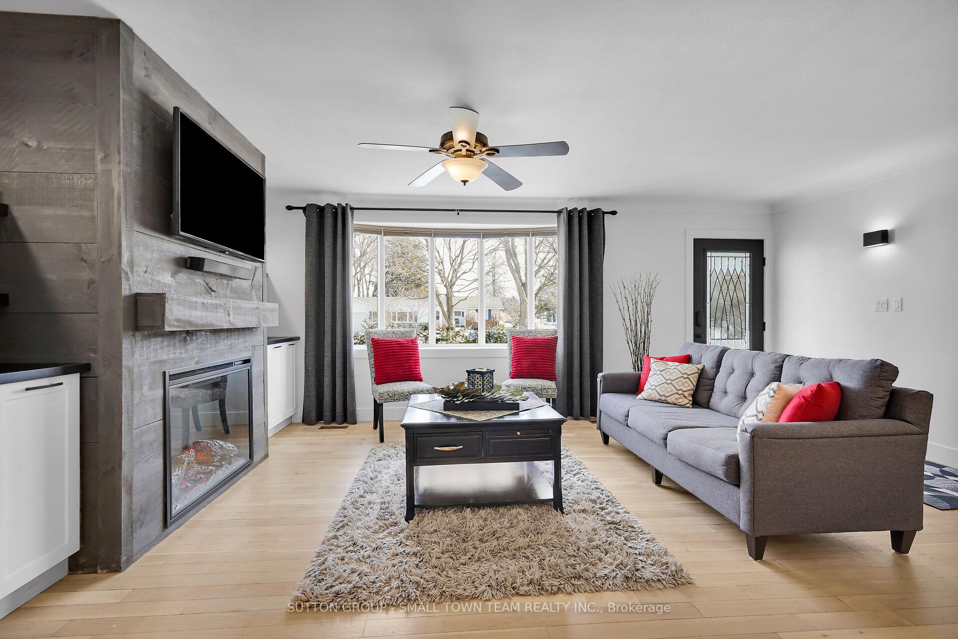 Photo 5 of 213 Pryde Boulevard, South Huron, Exeter — HOMEH