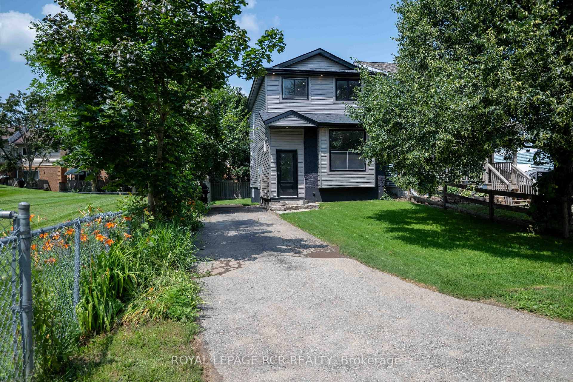 Photo 1 of 502 Pineview Gardens, Shelburne — HOMEH