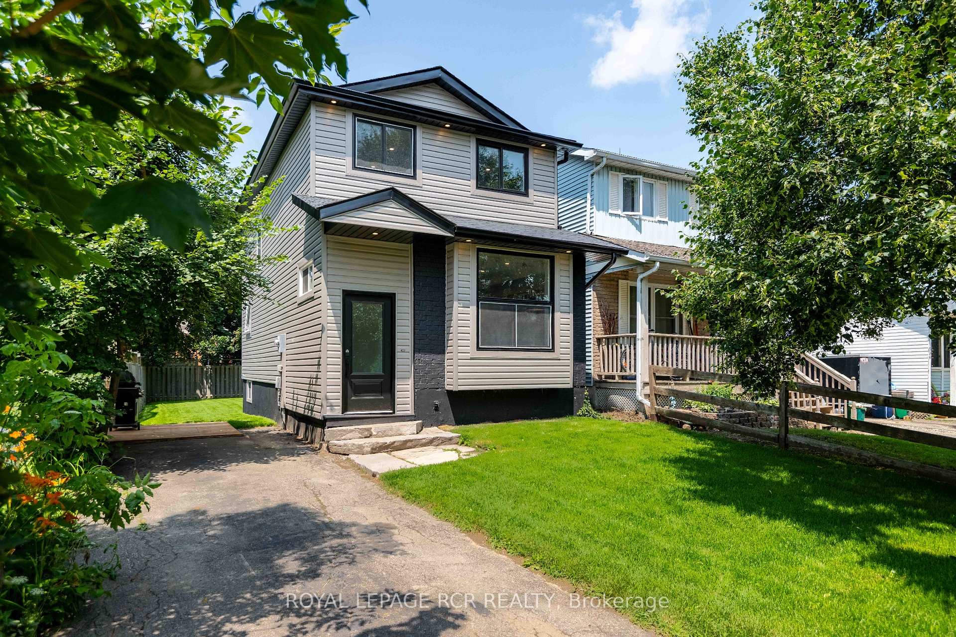 Photo 2 of 502 Pineview Gardens, Shelburne — HOMEH