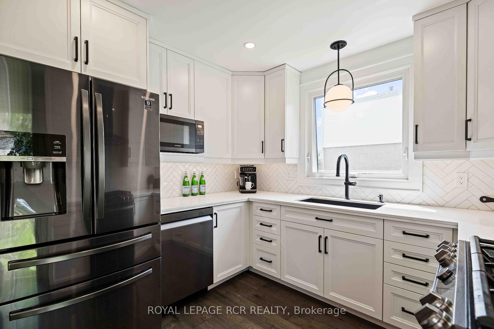 Photo 15 of 502 Pineview Gardens, Shelburne — HOMEH