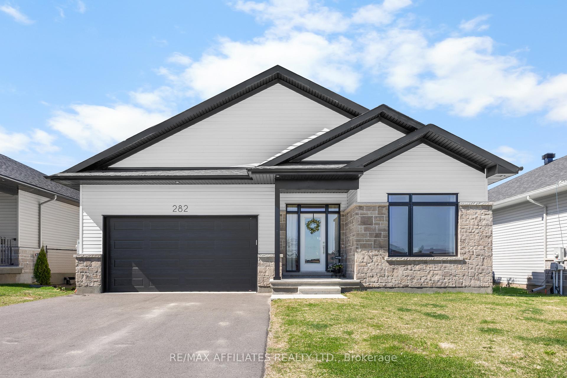 Photo 1 of 282 Wood Avenue, Smiths Falls — HOMEH
