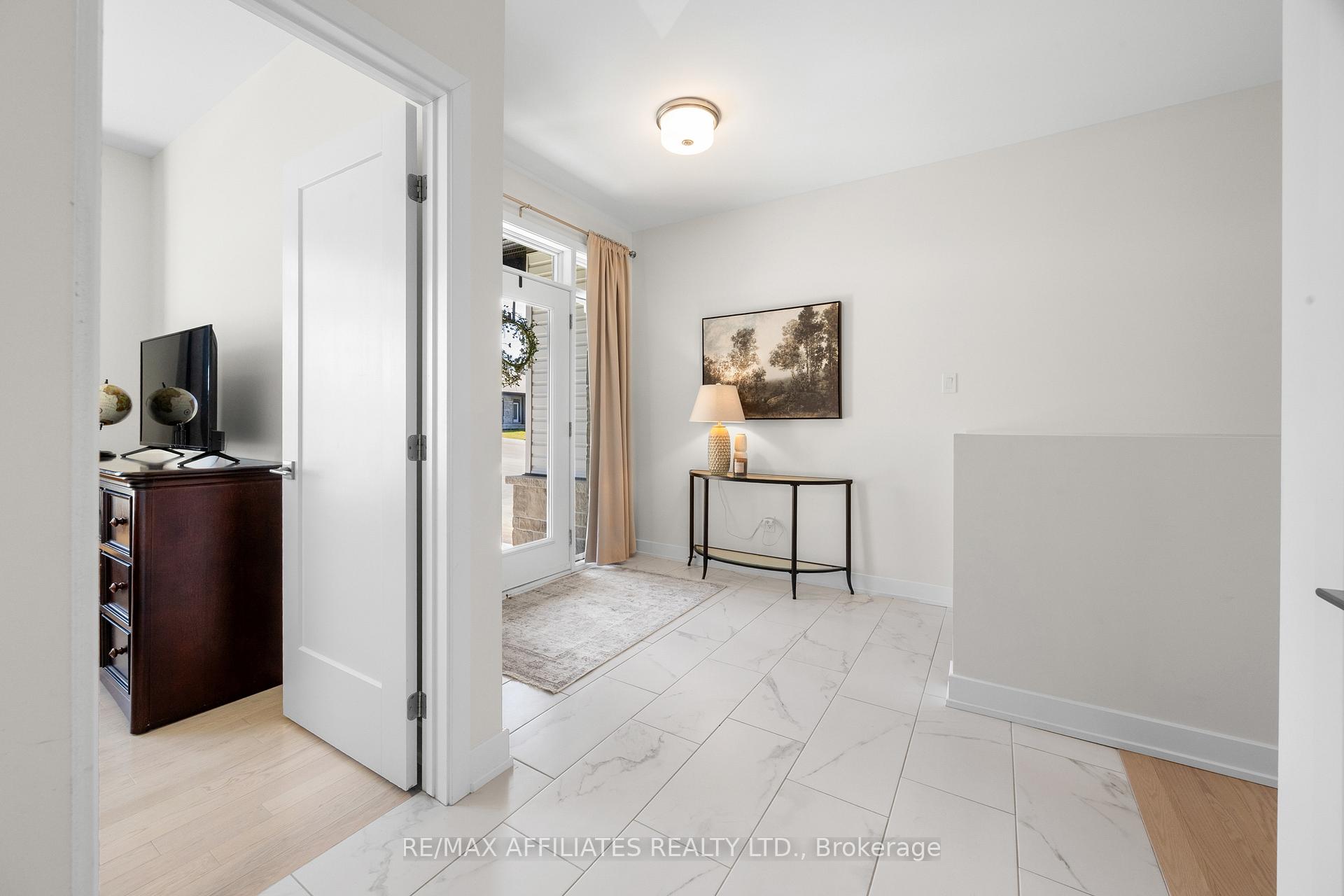 Photo 4 of 282 Wood Avenue, Smiths Falls — HOMEH