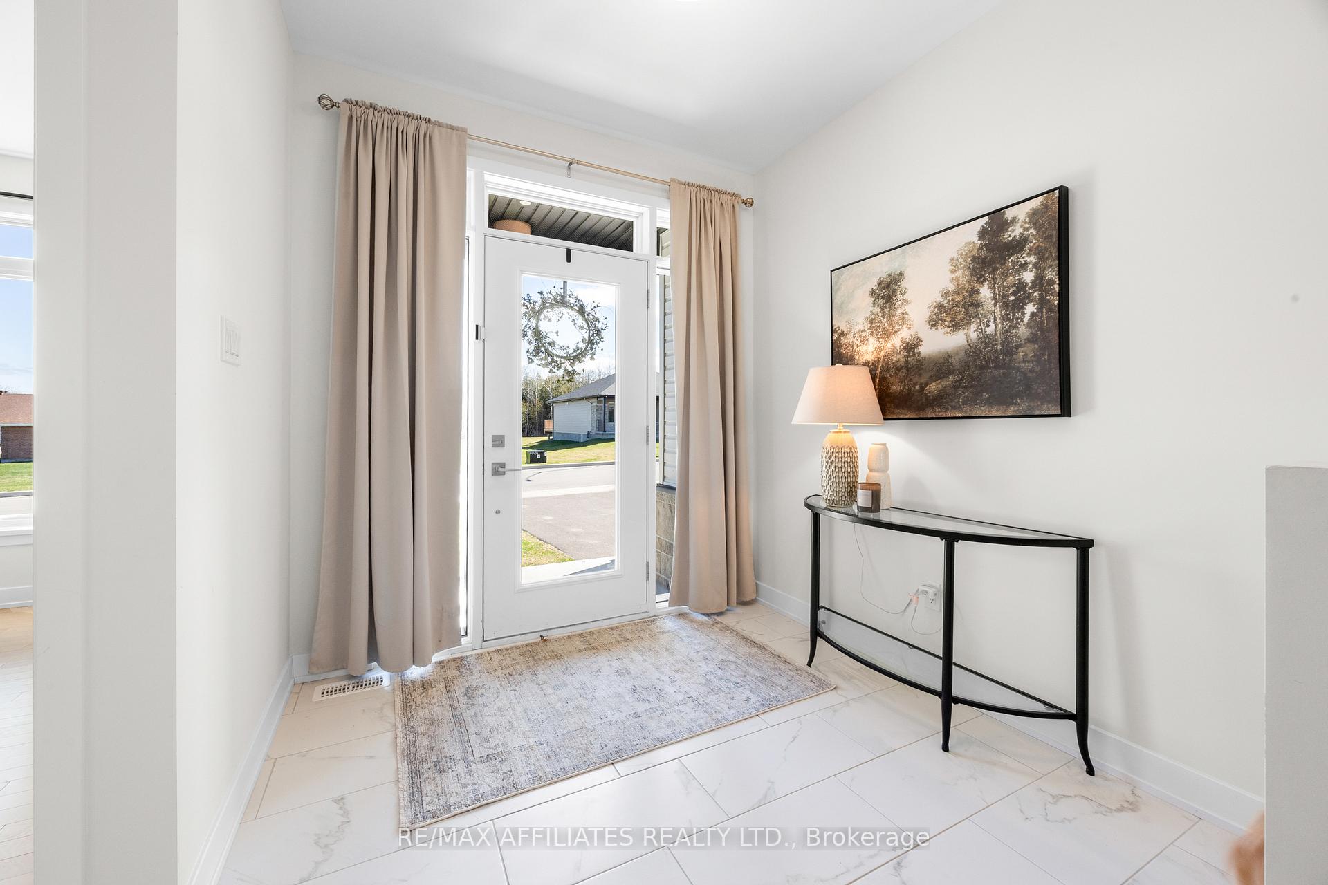 Photo 5 of 282 Wood Avenue, Smiths Falls — HOMEH