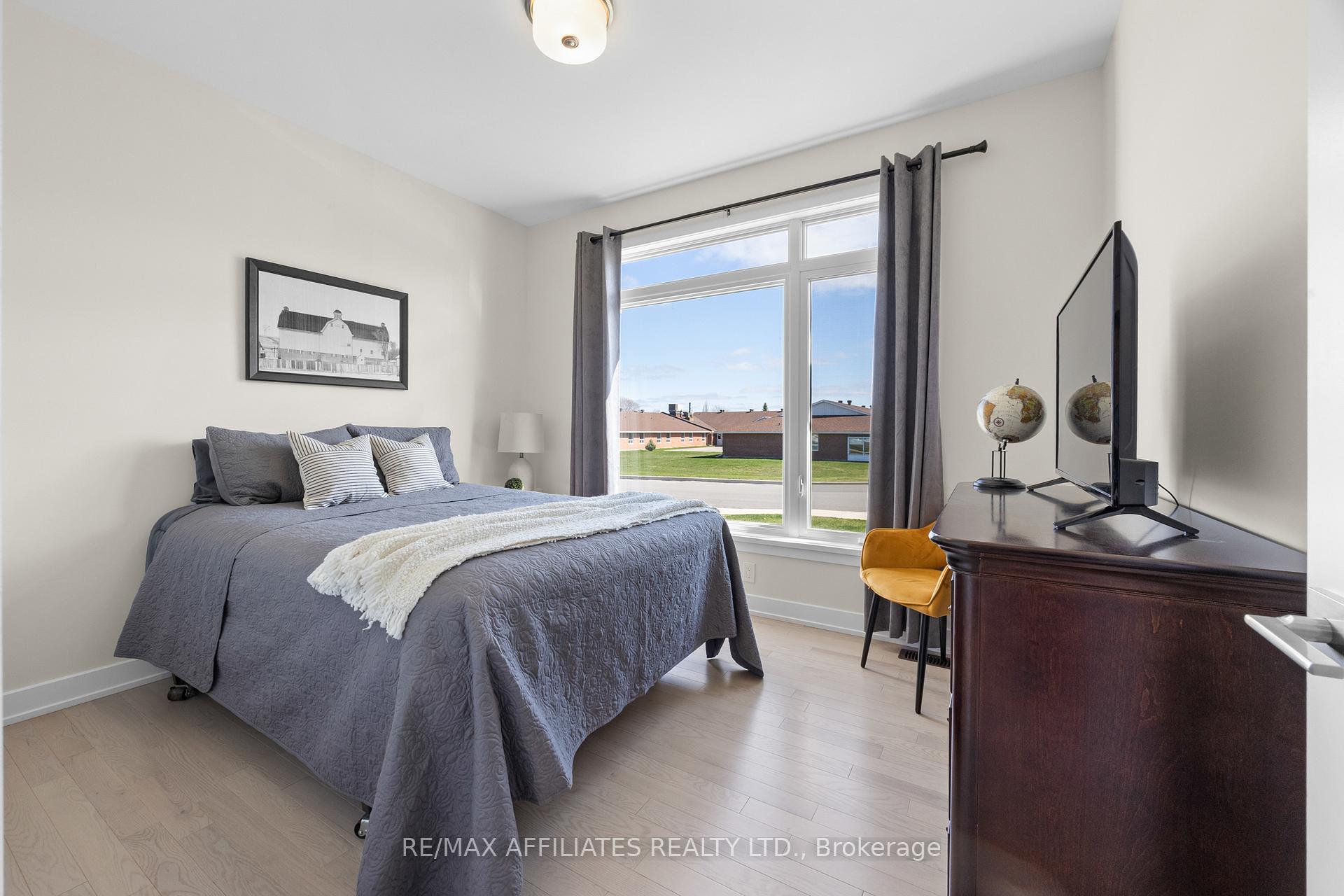 Photo 20 of 282 Wood Avenue, Smiths Falls — HOMEH
