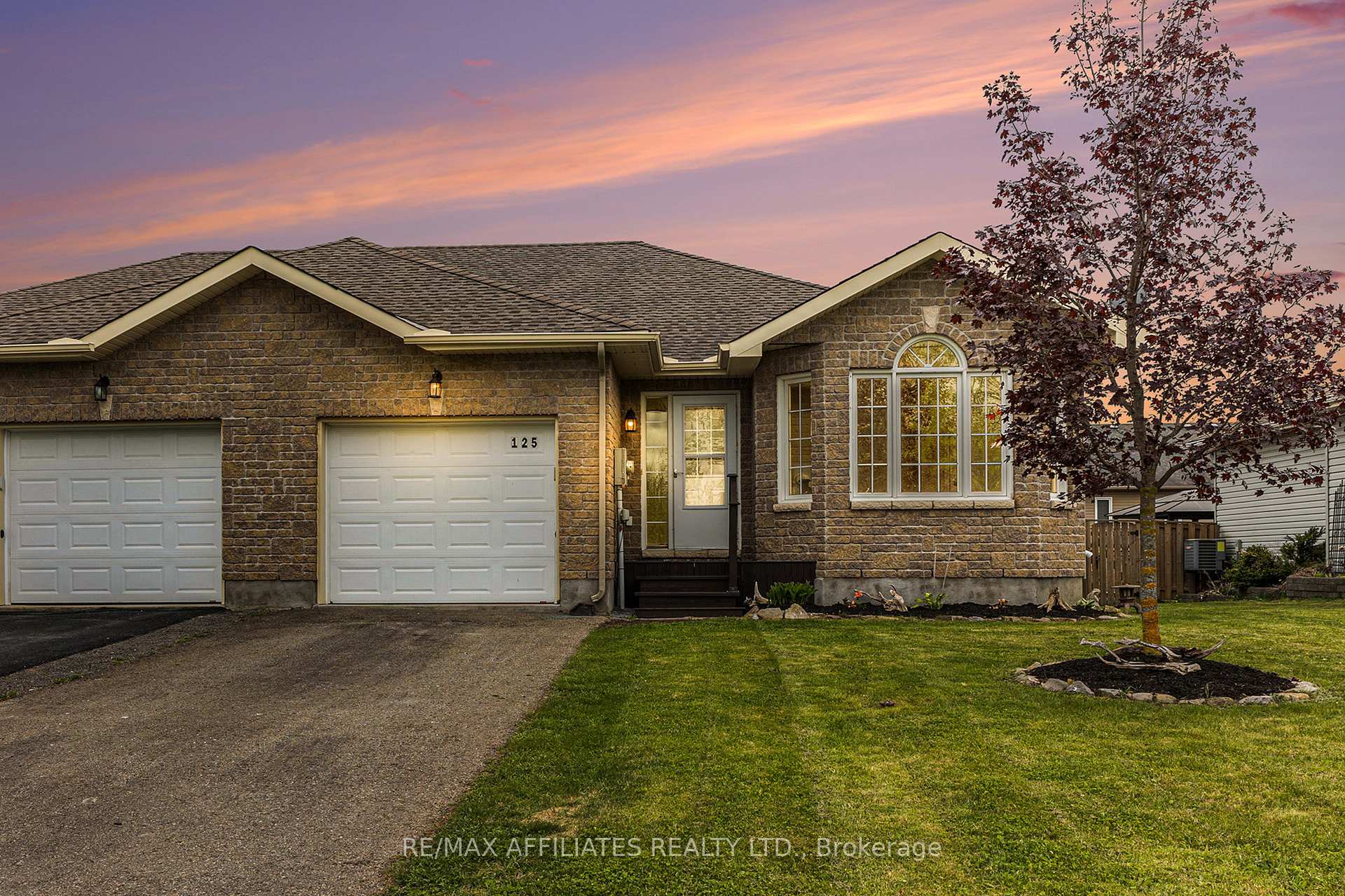 Photo 3 of 125 Ferrara Drive, Smiths Falls — HOMEH