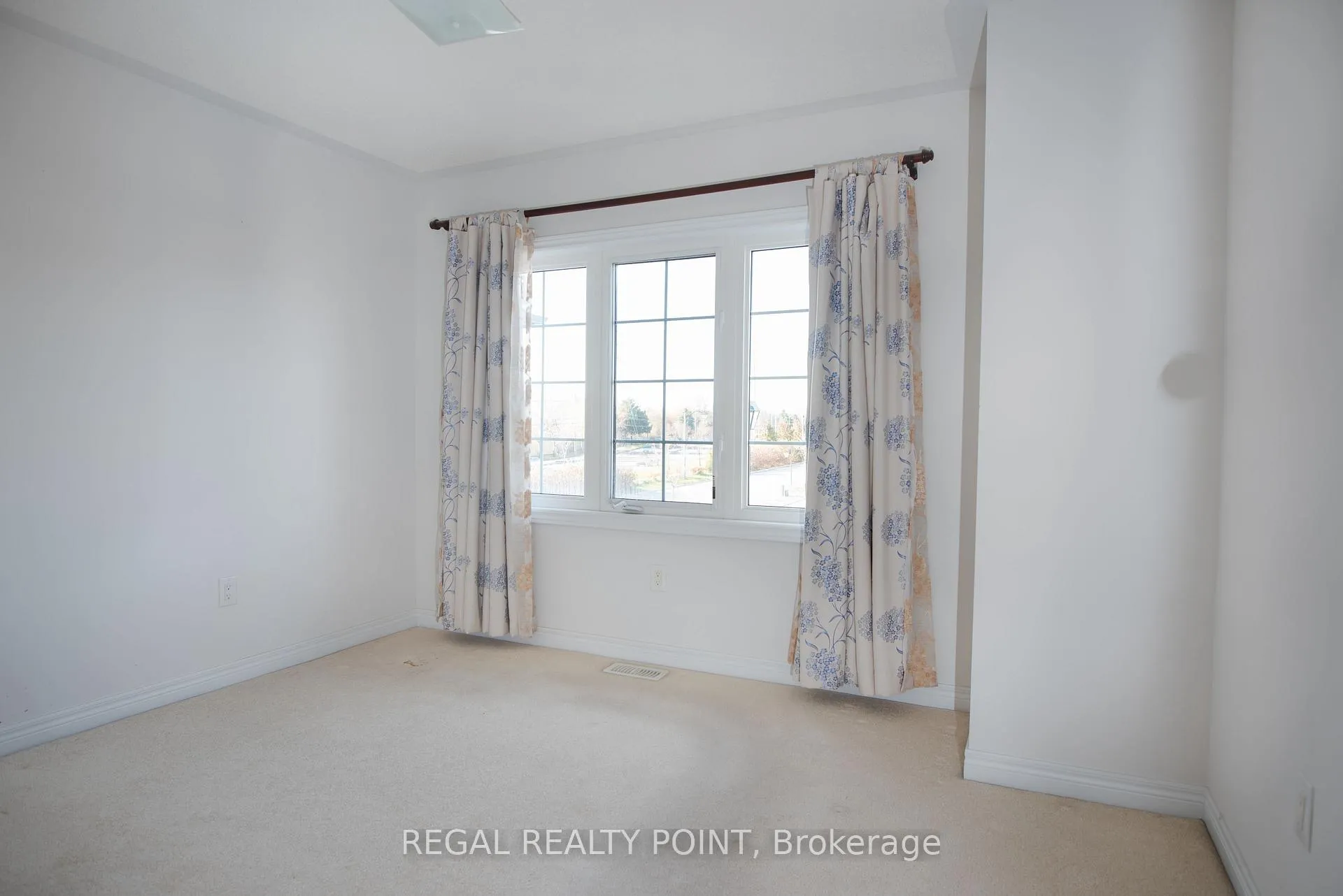 Photo 10 of 69 Maria Road, Markham, Wismer — HOMEH