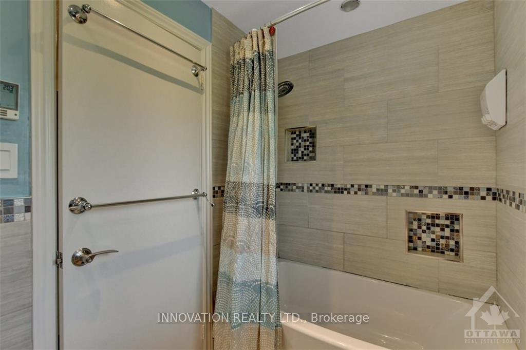 Photo 4 of 27 Dayton Crescent, Ottawa, Leslie Park — HOMEH
