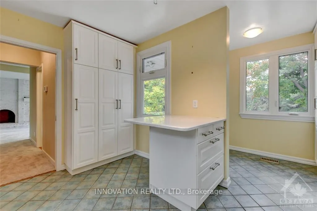Photo 11 of 27 Dayton Crescent, Ottawa, Leslie Park — HOMEH
