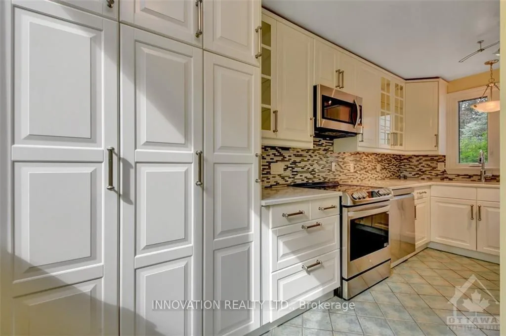 Photo 12 of 27 Dayton Crescent, Ottawa, Leslie Park — HOMEH