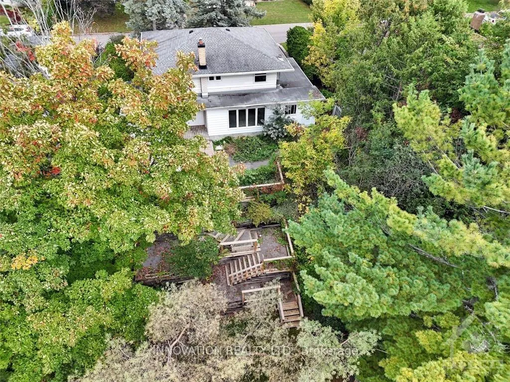 Photo 14 of 27 Dayton Crescent, Ottawa, Leslie Park — HOMEH