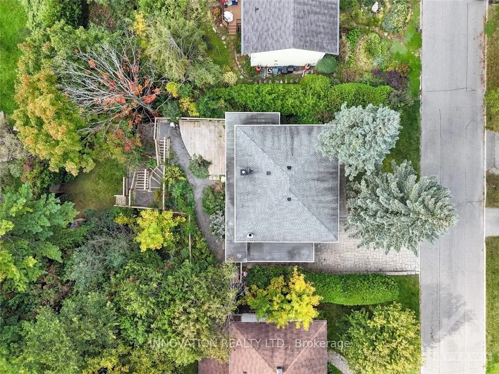 Photo 15 of 27 Dayton Crescent, Ottawa, Leslie Park — HOMEH