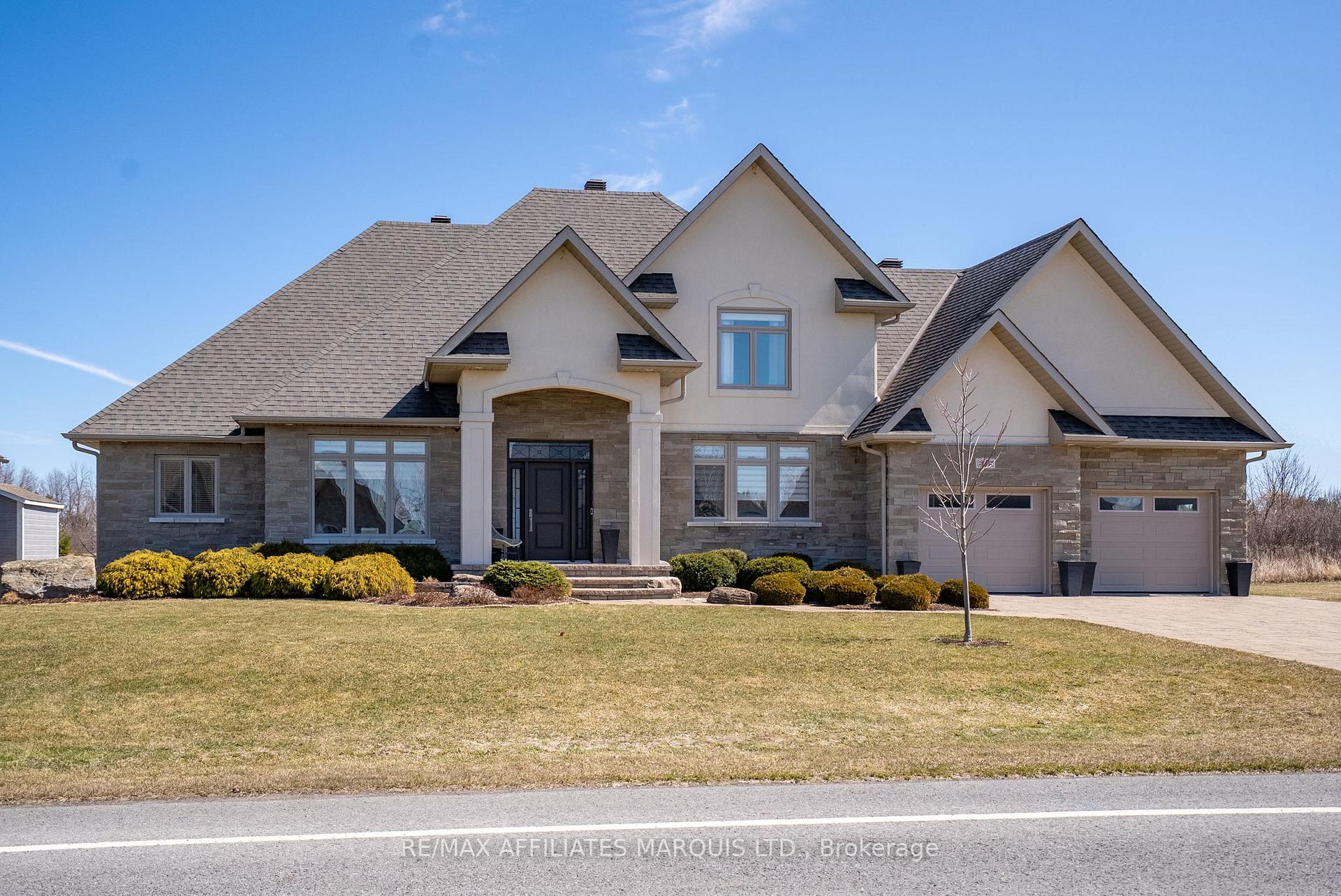 Photo 1 of 6715 Yacht Boulevard, South Glengarry, South Glengarry (Charlottenburgh) Twp — HOMEH