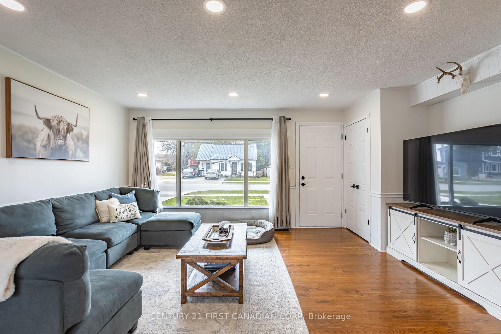 Photo 6 of 122 Huron Street E, South Huron, Exeter — HOMEH