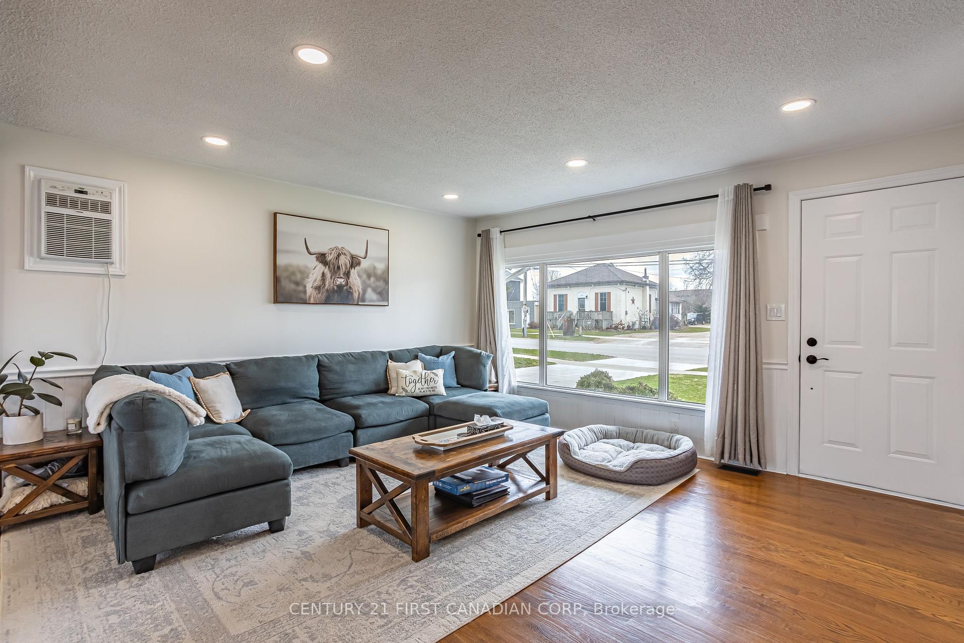 Photo 9 of 122 Huron Street E, South Huron, Exeter — HOMEH
