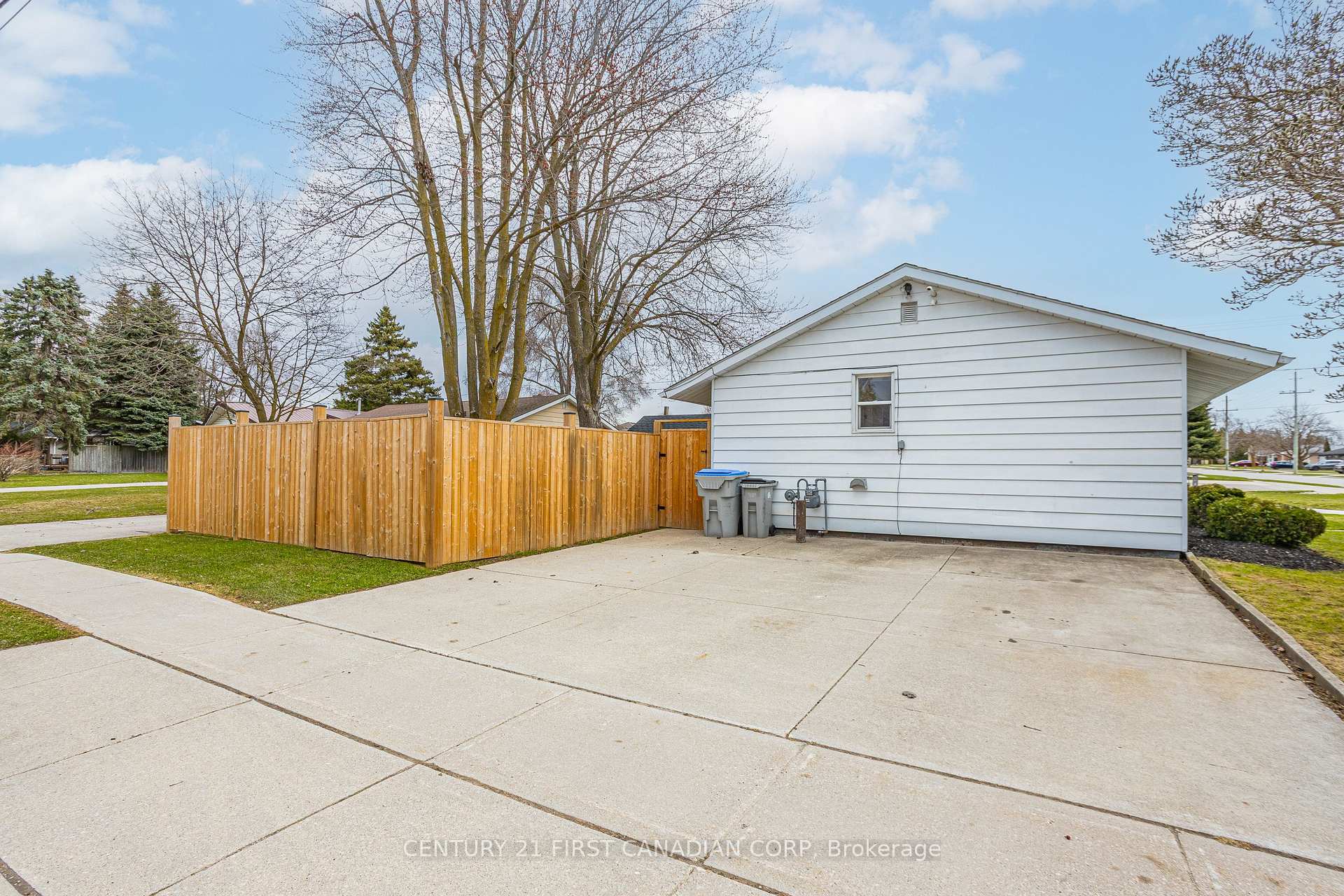 Photo 37 of 122 Huron Street E, South Huron, Exeter — HOMEH