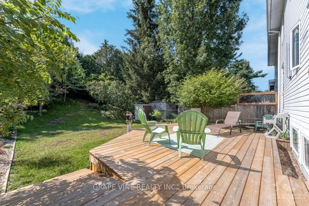 Photo 4 of 34 Lindhurst Crescent, Ottawa, Briargreen — HOMEH