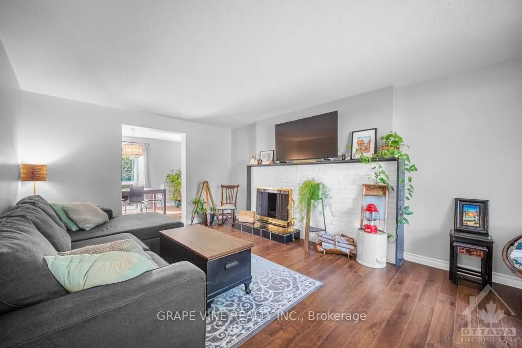 Photo 9 of 34 Lindhurst Crescent, Ottawa, Briargreen — HOMEH