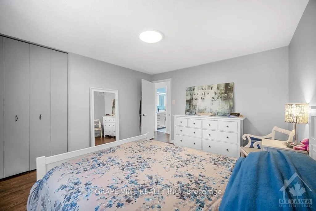 Photo 15 of 34 Lindhurst Crescent, Ottawa, Briargreen — HOMEH