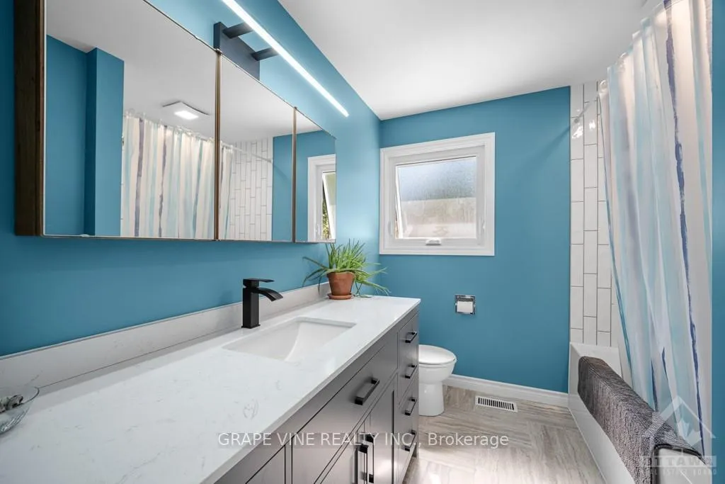 Photo 17 of 34 Lindhurst Crescent, Ottawa, Briargreen — HOMEH