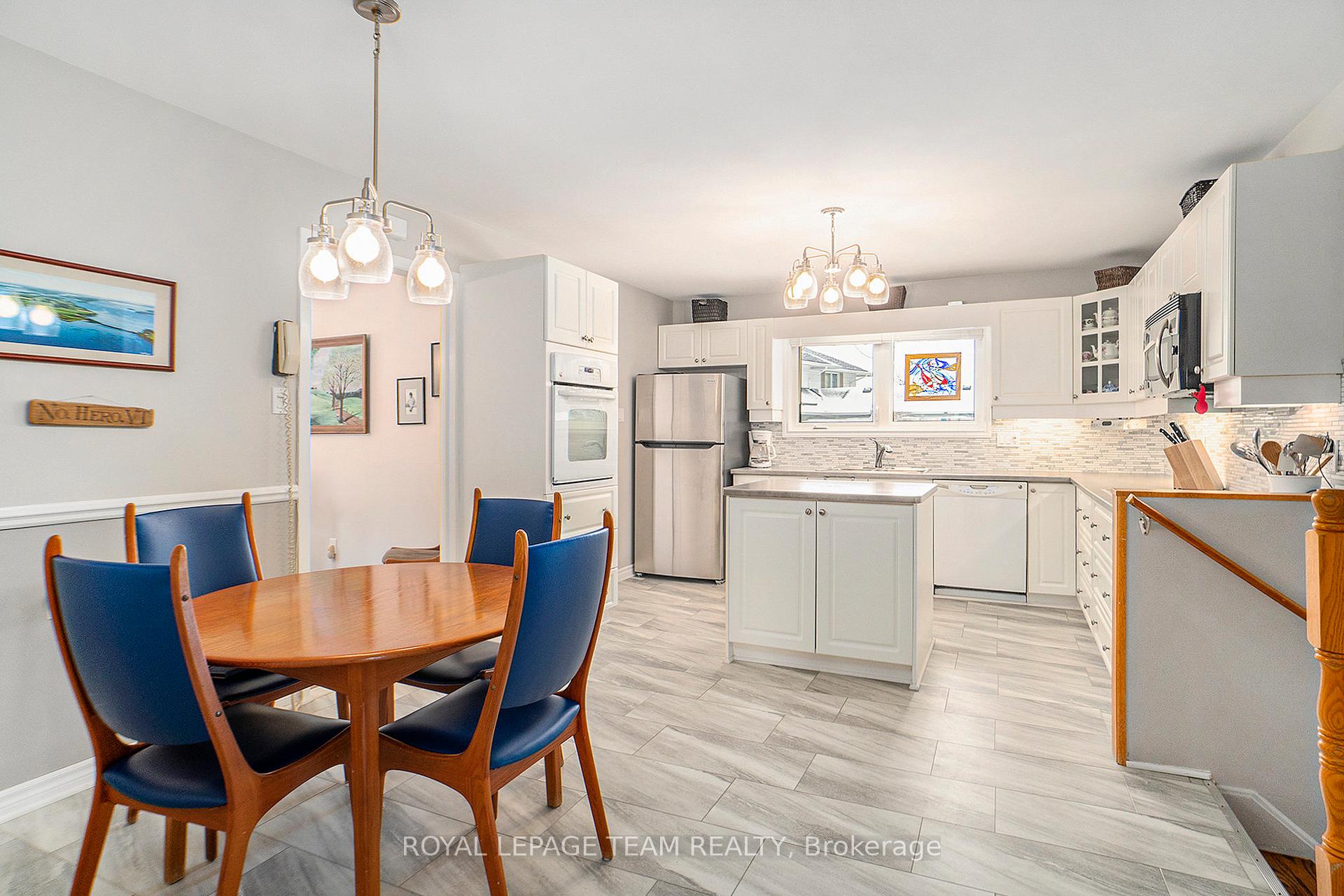 Photo 9 of 20 Glendenning Drive, Ottawa, Arlington Woods — HOMEH
