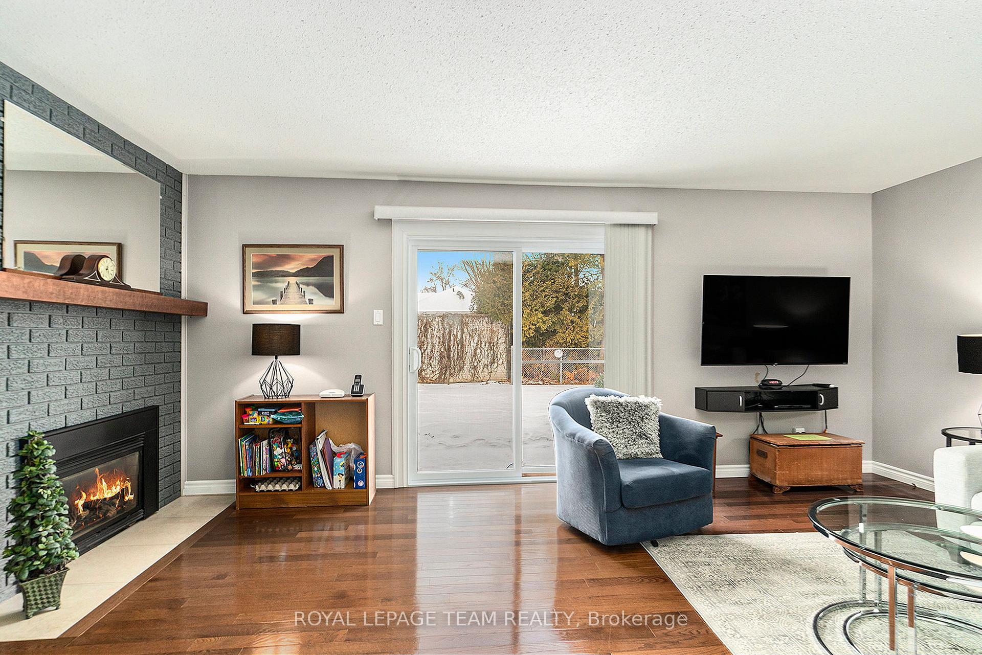 Photo 14 of 20 Glendenning Drive, Ottawa, Arlington Woods — HOMEH