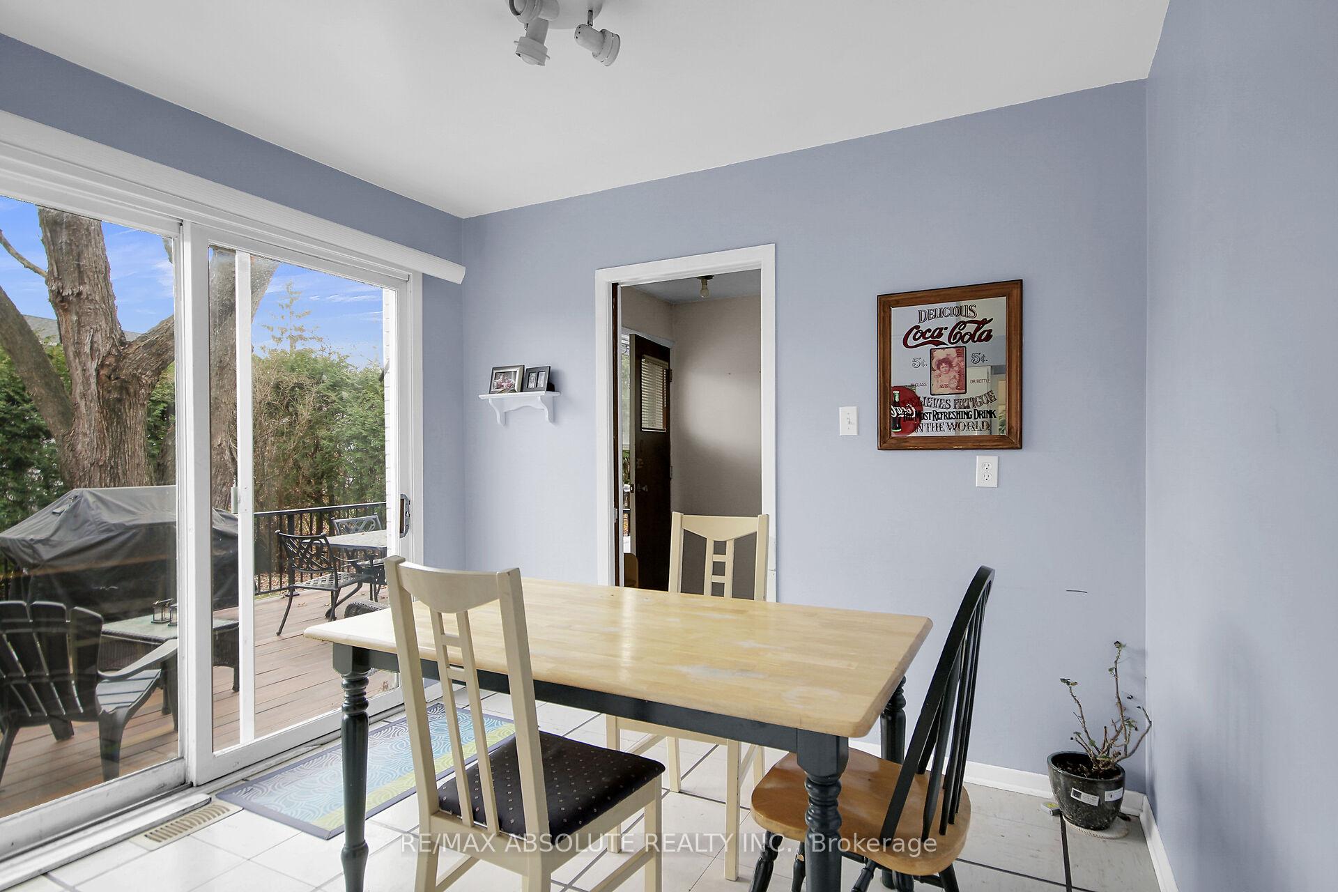 Photo 9 of 8 Aurora Crescent, Ottawa, Manordale — HOMEH