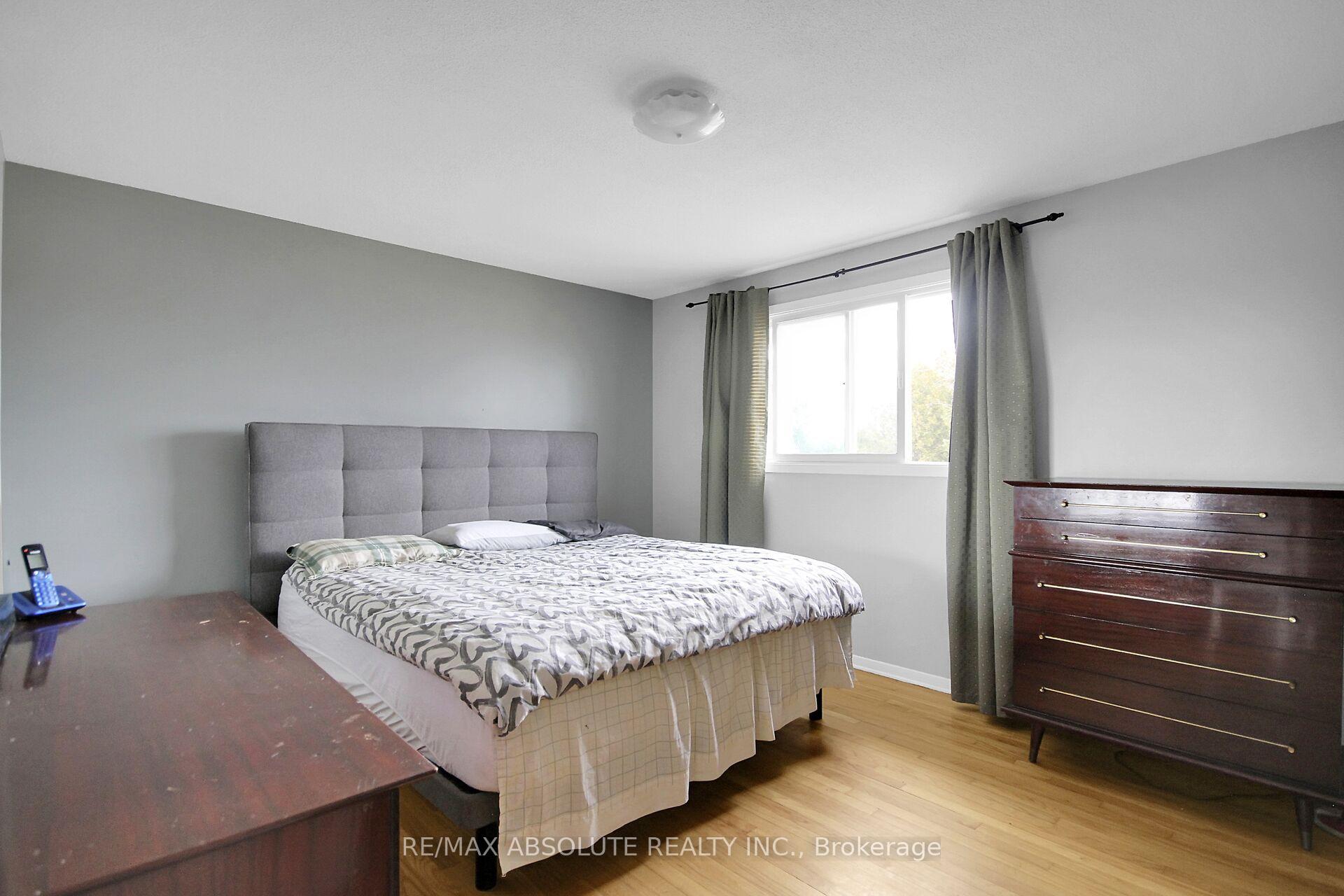Photo 18 of 8 Aurora Crescent, Ottawa, Manordale — HOMEH