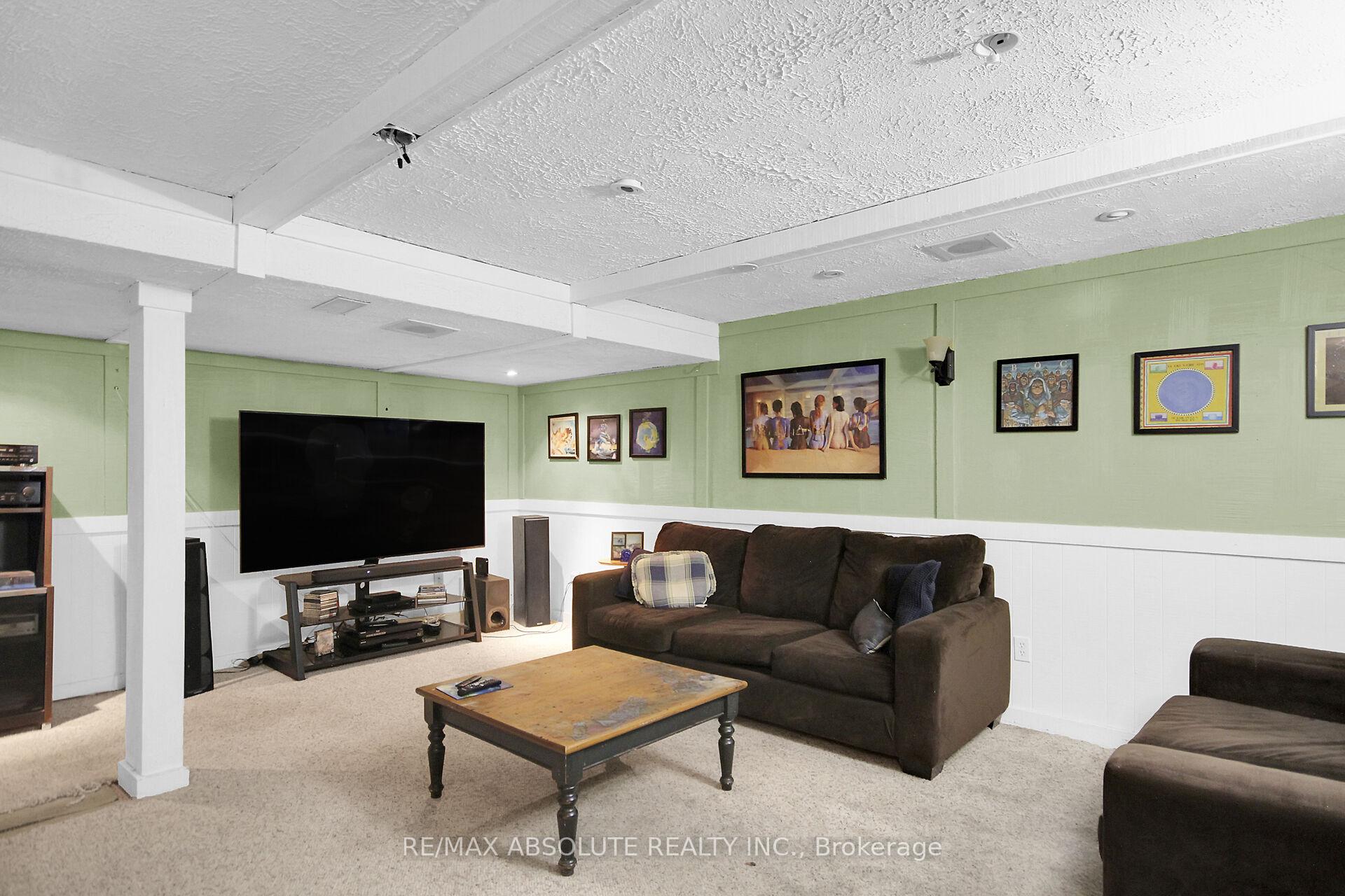 Photo 21 of 8 Aurora Crescent, Ottawa, Manordale — HOMEH
