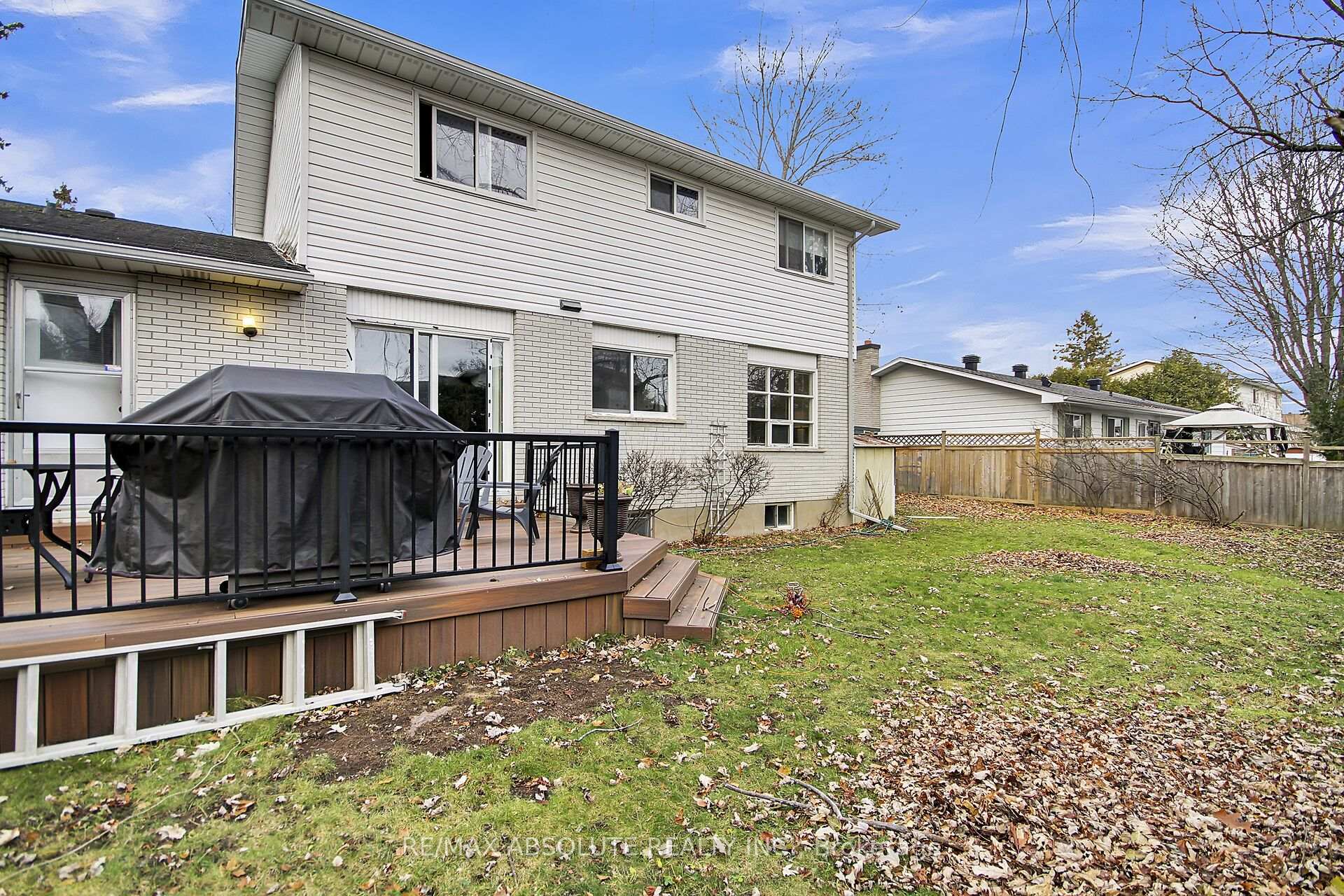 Photo 22 of 8 Aurora Crescent, Ottawa, Manordale — HOMEH